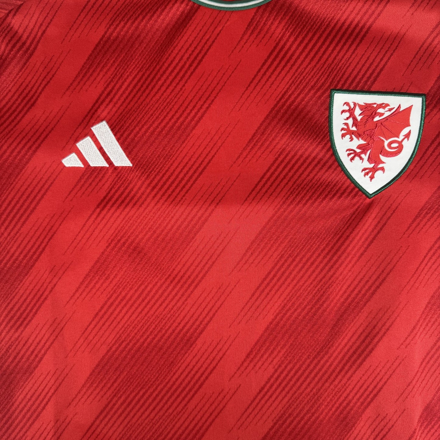 Wales 2022/2023/2024 Home Football Shirt  Medium