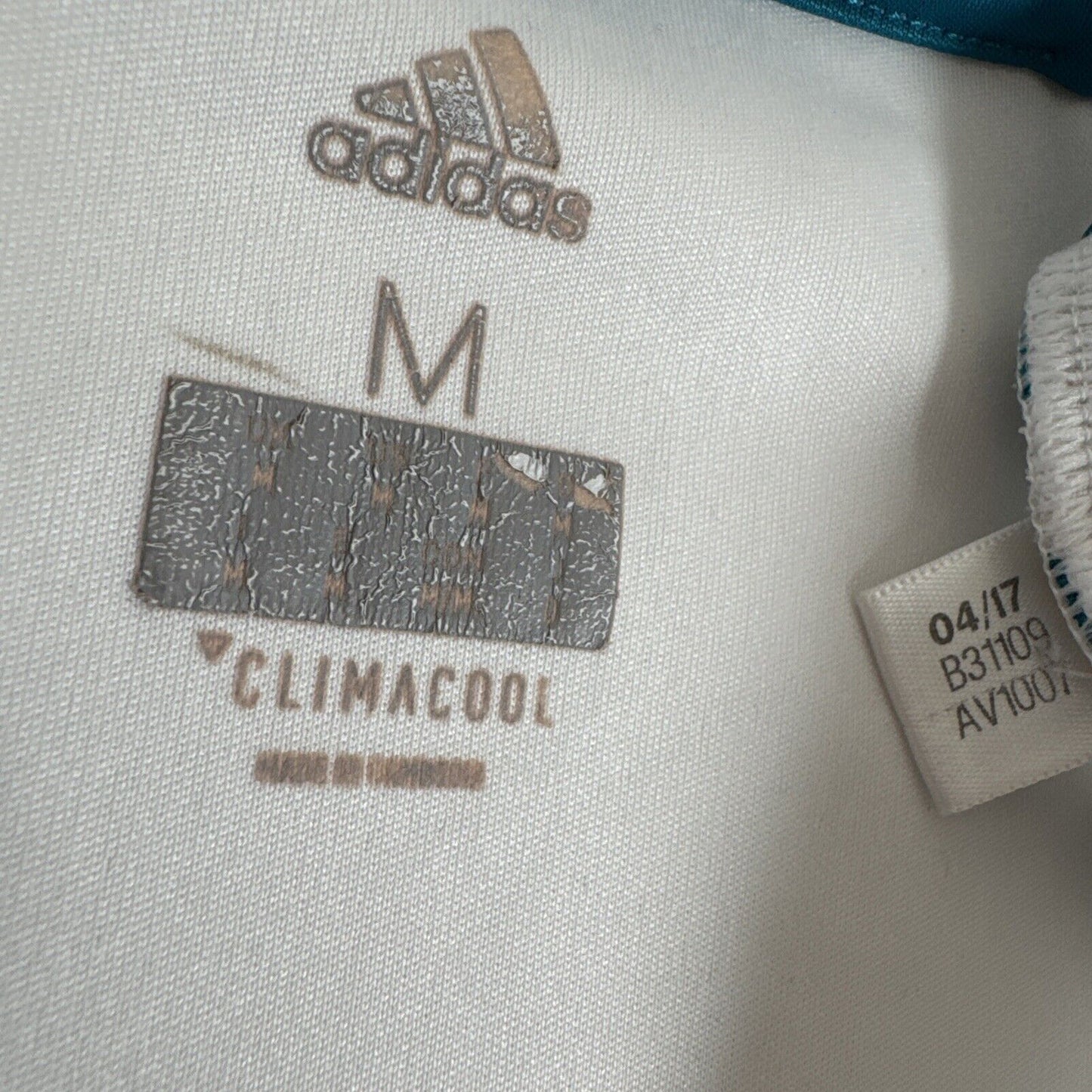 real madrid 2017 2018 home football shirt medium4