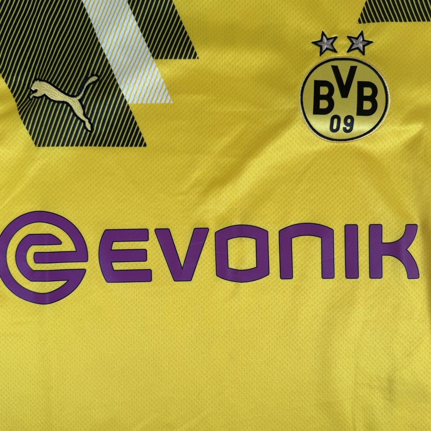 Borussia  football shirt - Size Medium
