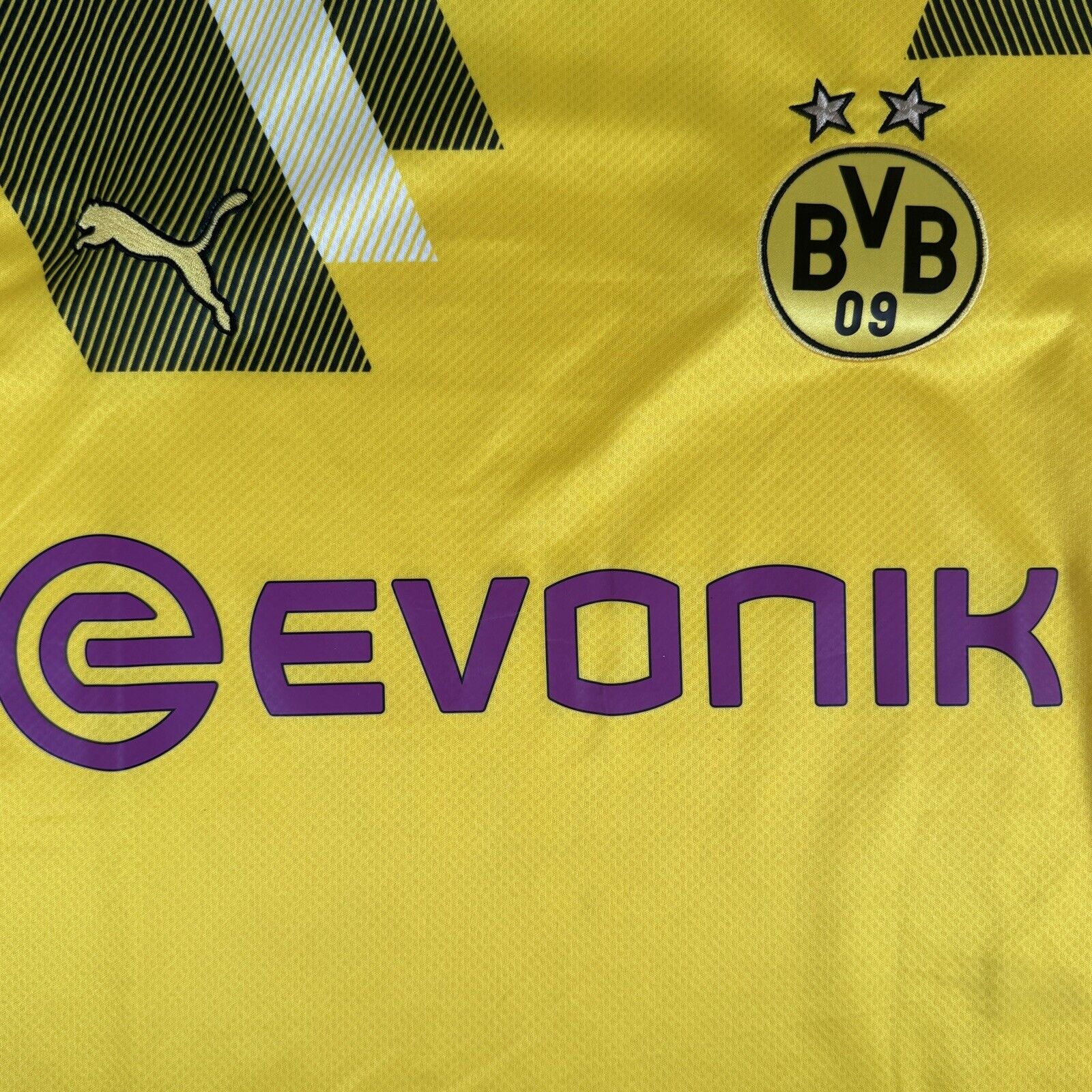 Borussia  football shirt - Size Medium