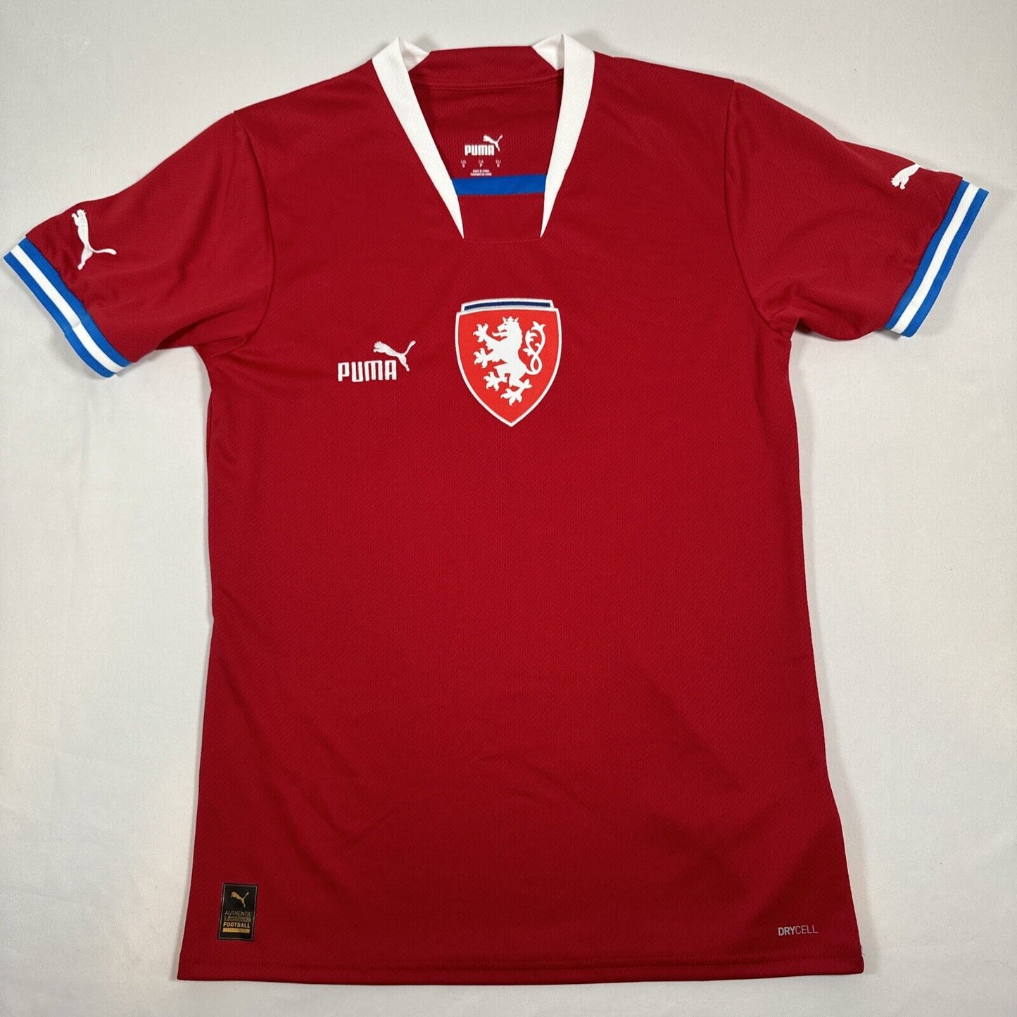 Czech Republic 2022/2023/2024 Home Football Shirt  Small