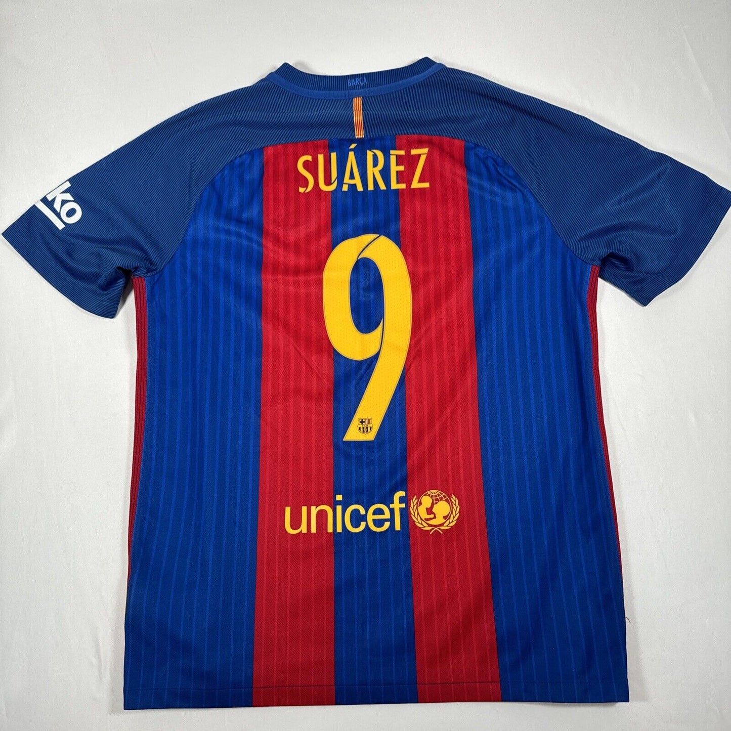 suarez 9 barcelona 2016 2017 home football shirt large3