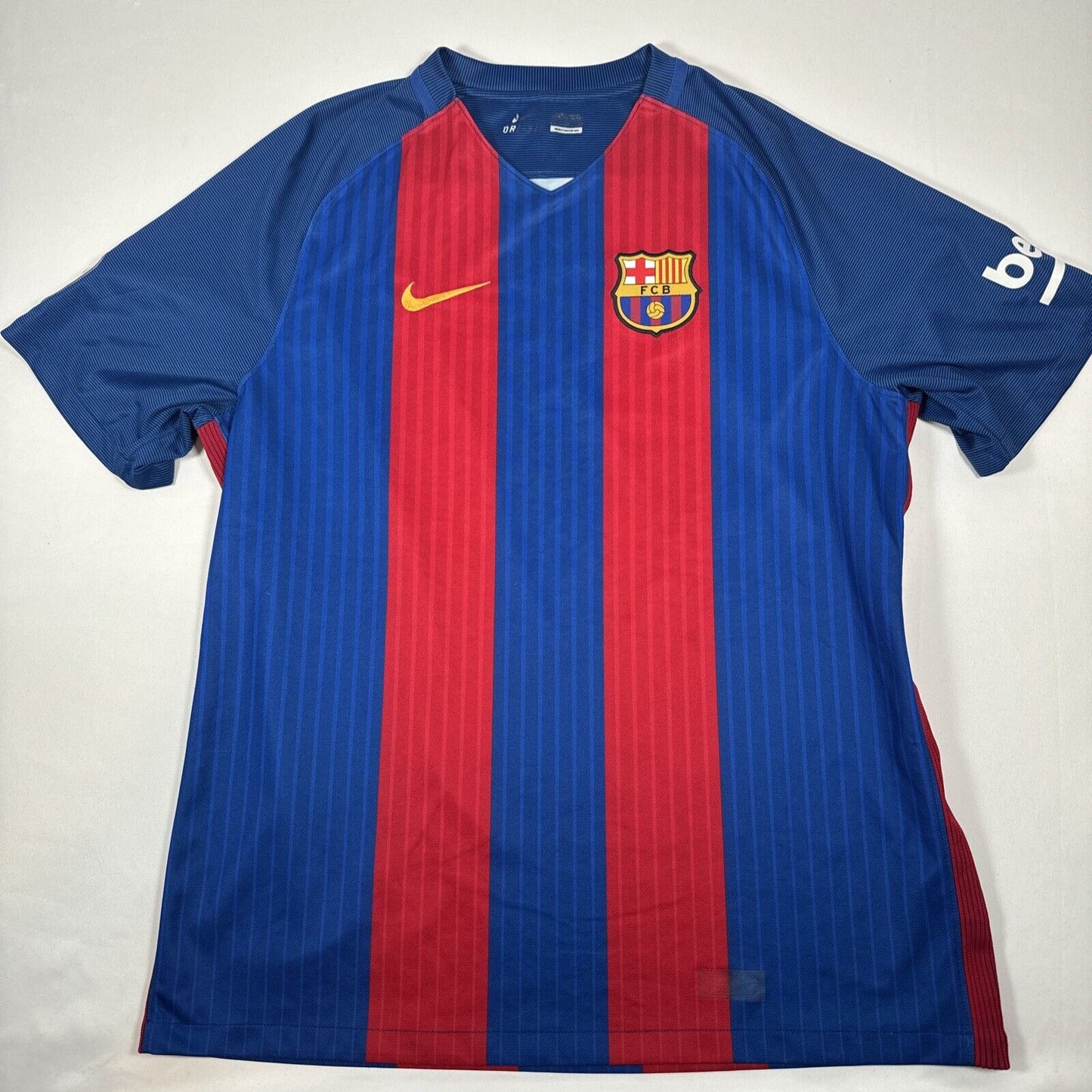 Barcelona 2016/2017 Home Football Shirt Men’s XL