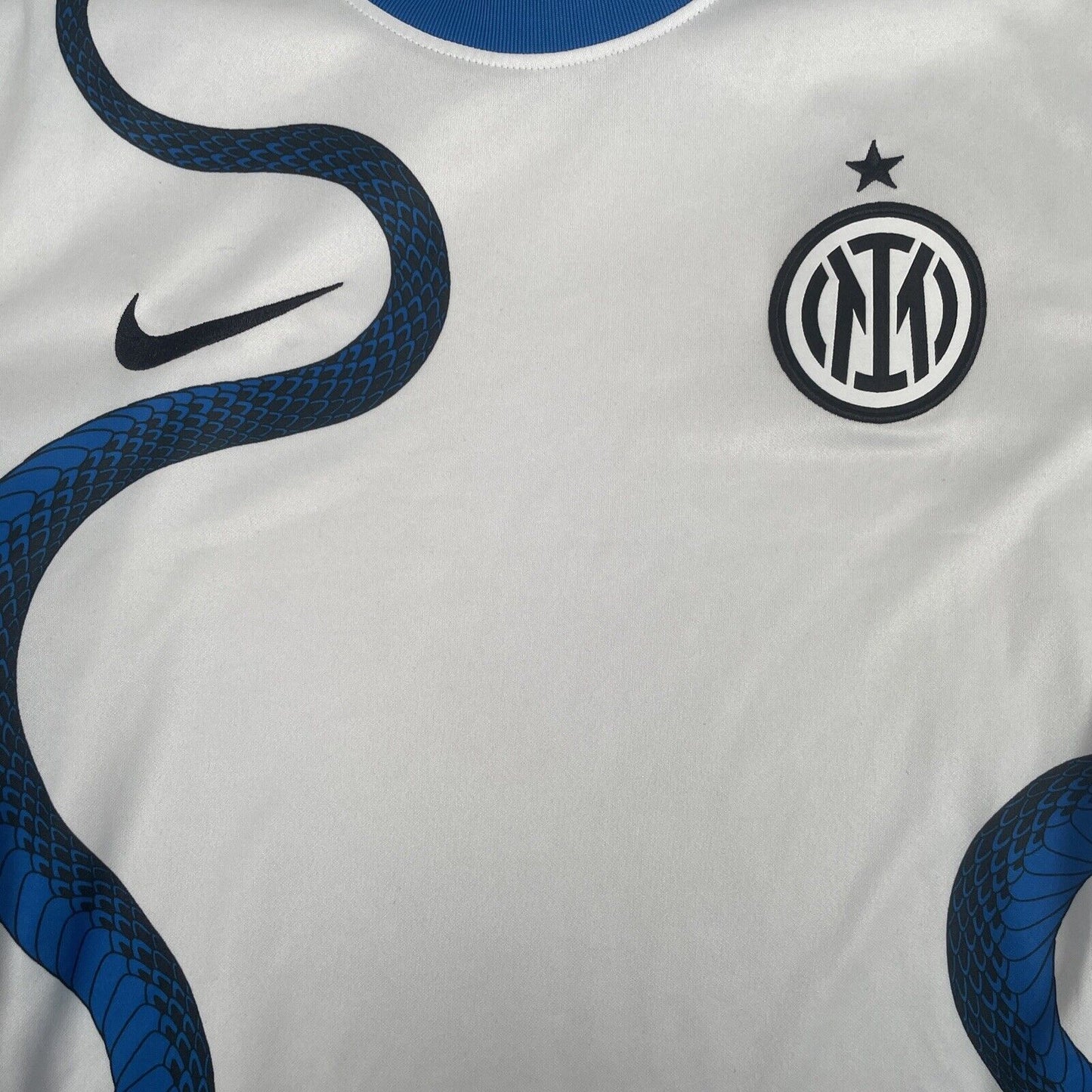 Inter Milan 2021/2022 Away Football Shirt Men’s Small - Football Shirt Kingdom