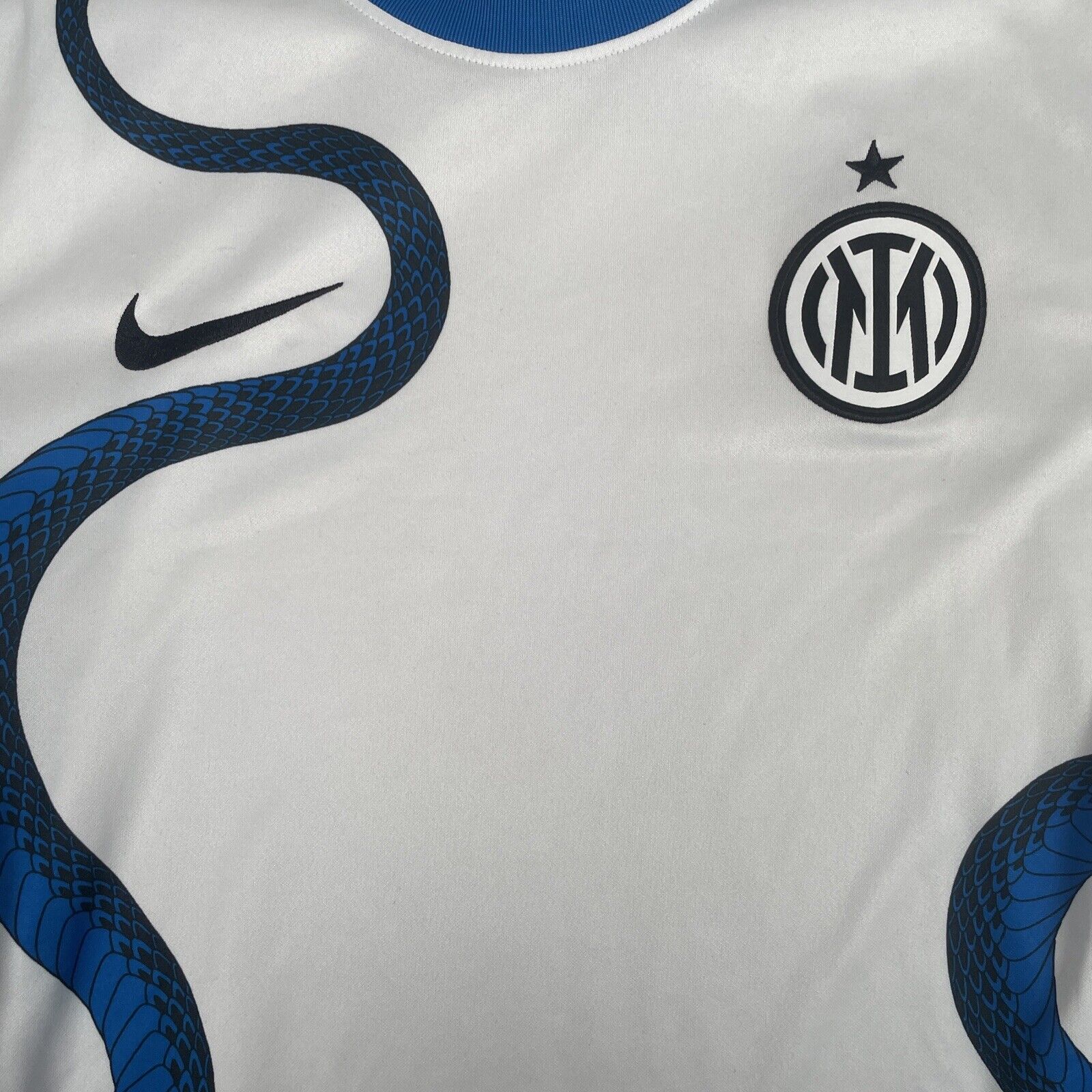 Inter Milan 2021/2022 Away Football Shirt Men’s Small - Football Shirt Kingdom