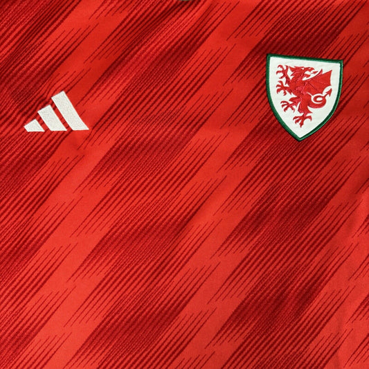 Wales 2022/2023/2024 Home Football Shirt  Men’s Large - Football Shirt Kingdom