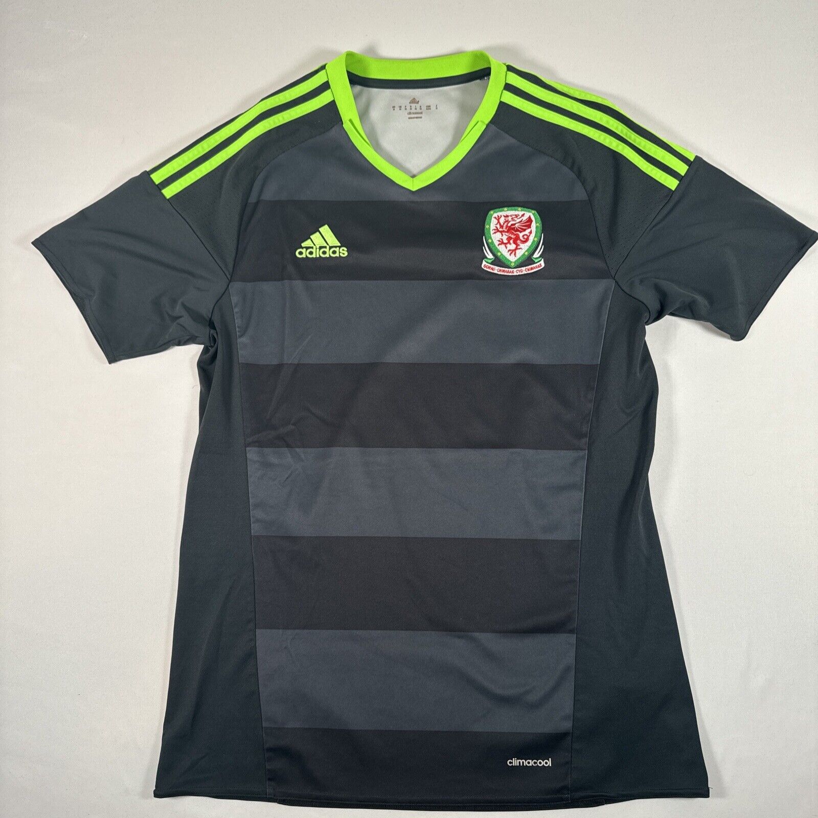 wales 2016 2017 2018 away football shirt men s medium2