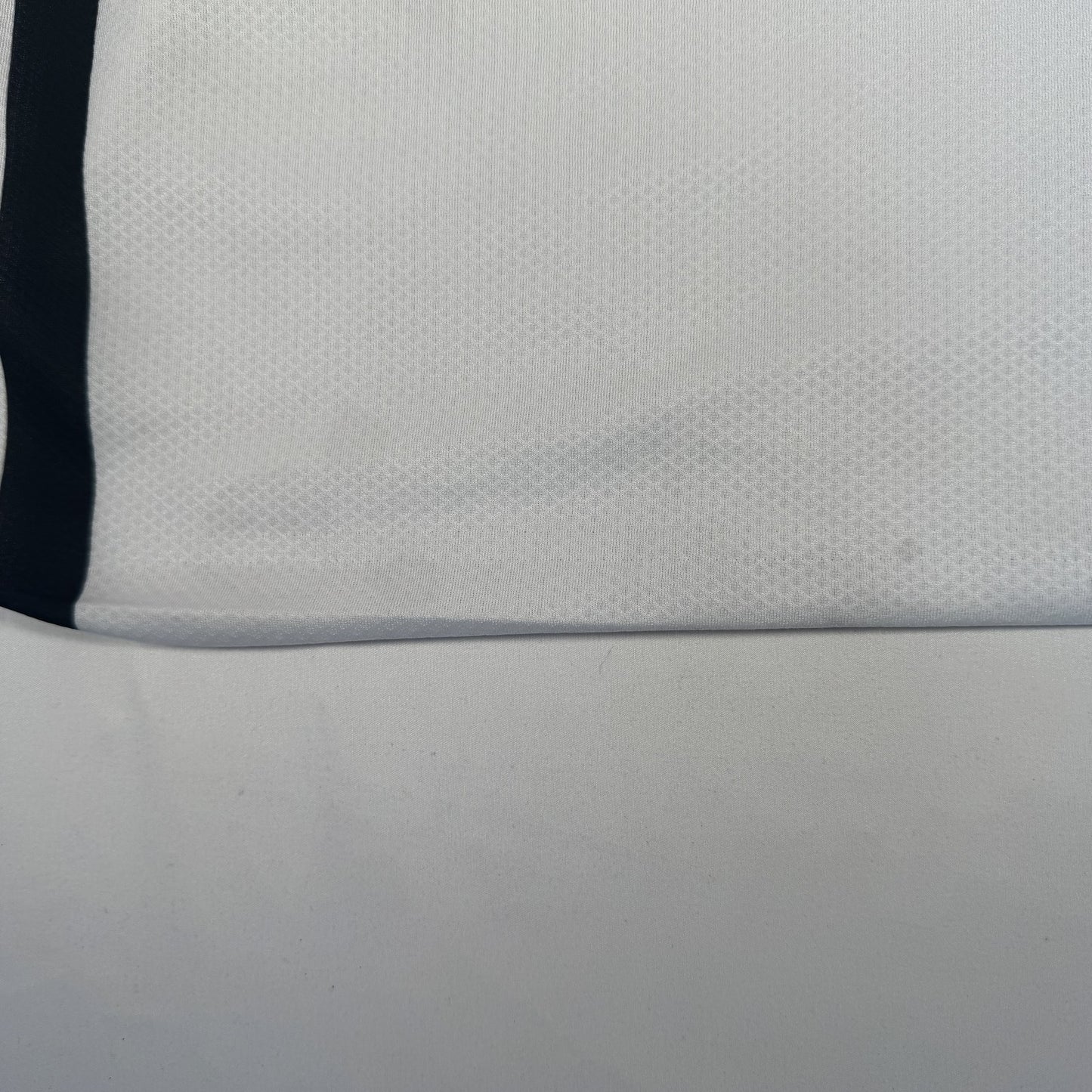 OH Leuven 2018/2019 Home Football Shirt  Medium