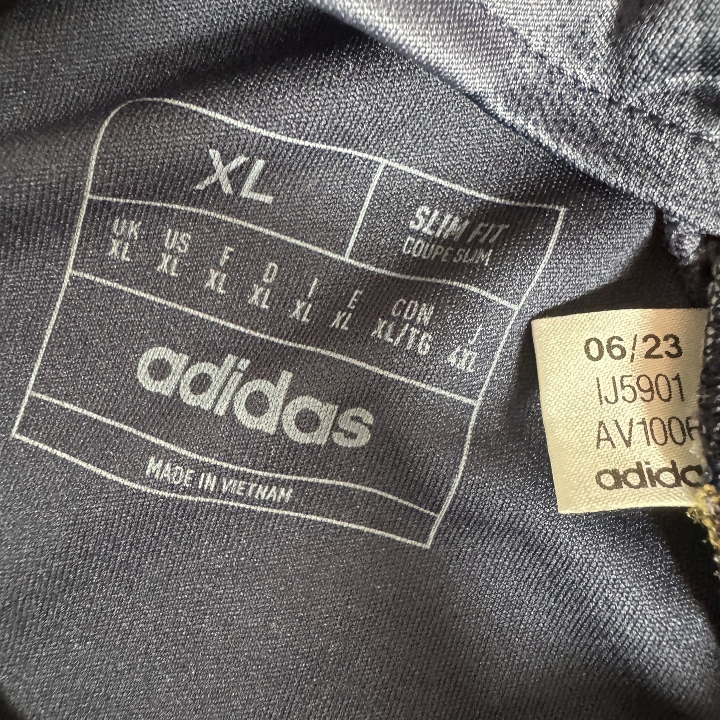 Real Madrid 2023/2024 Away Football Shirt  XL