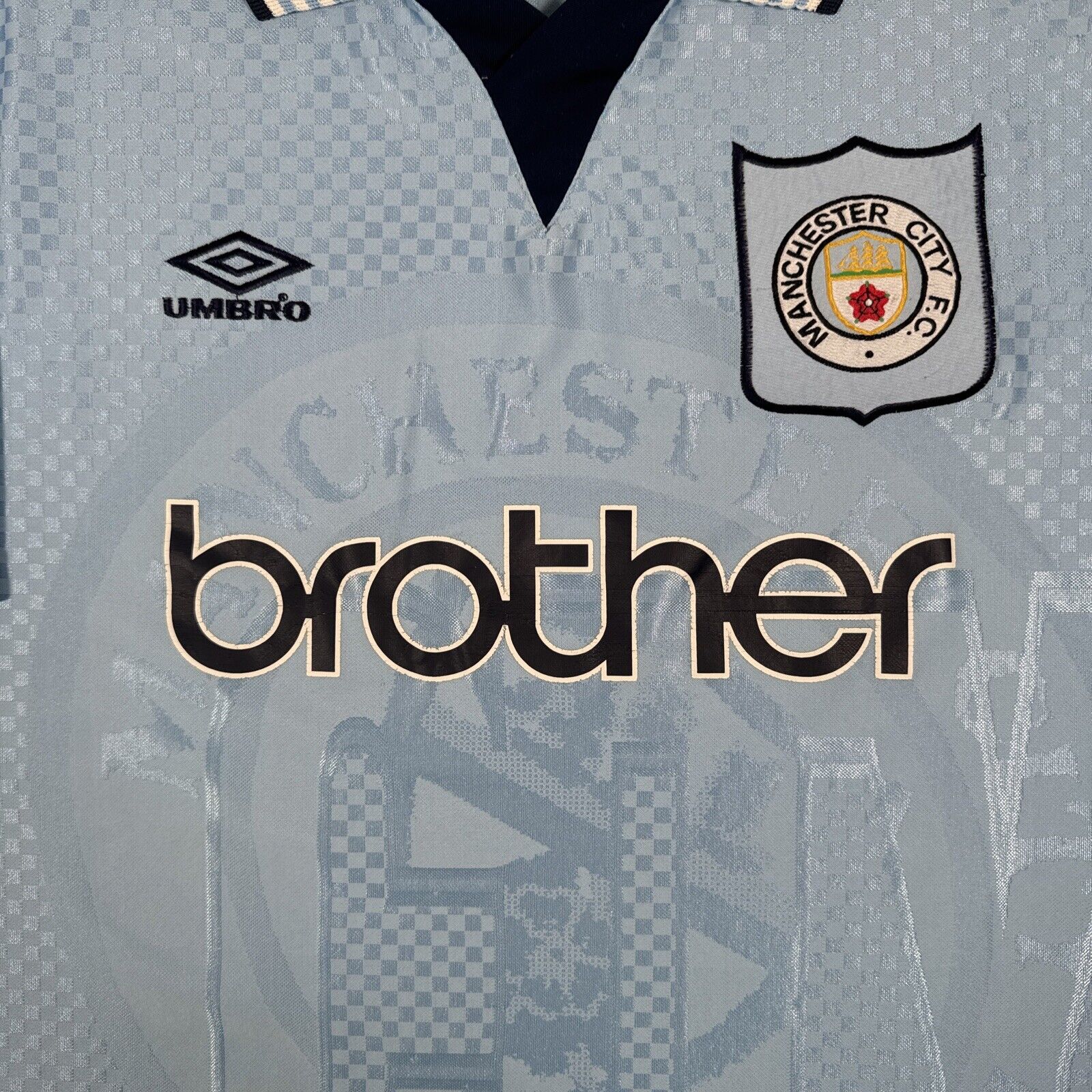 Manchester City 1995/1996/1997 Home Football Shirt  Large - Football Shirt Kingdom