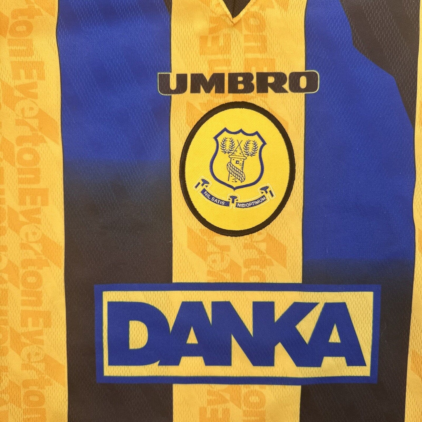 Everton 1996/1997/1998 Away Football Shirt  Large - Football Shirt Kingdom