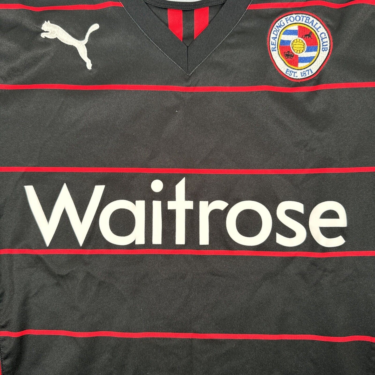 Reading 2013/2014 Away Football Shirt   Large - Football Shirt Kingdom