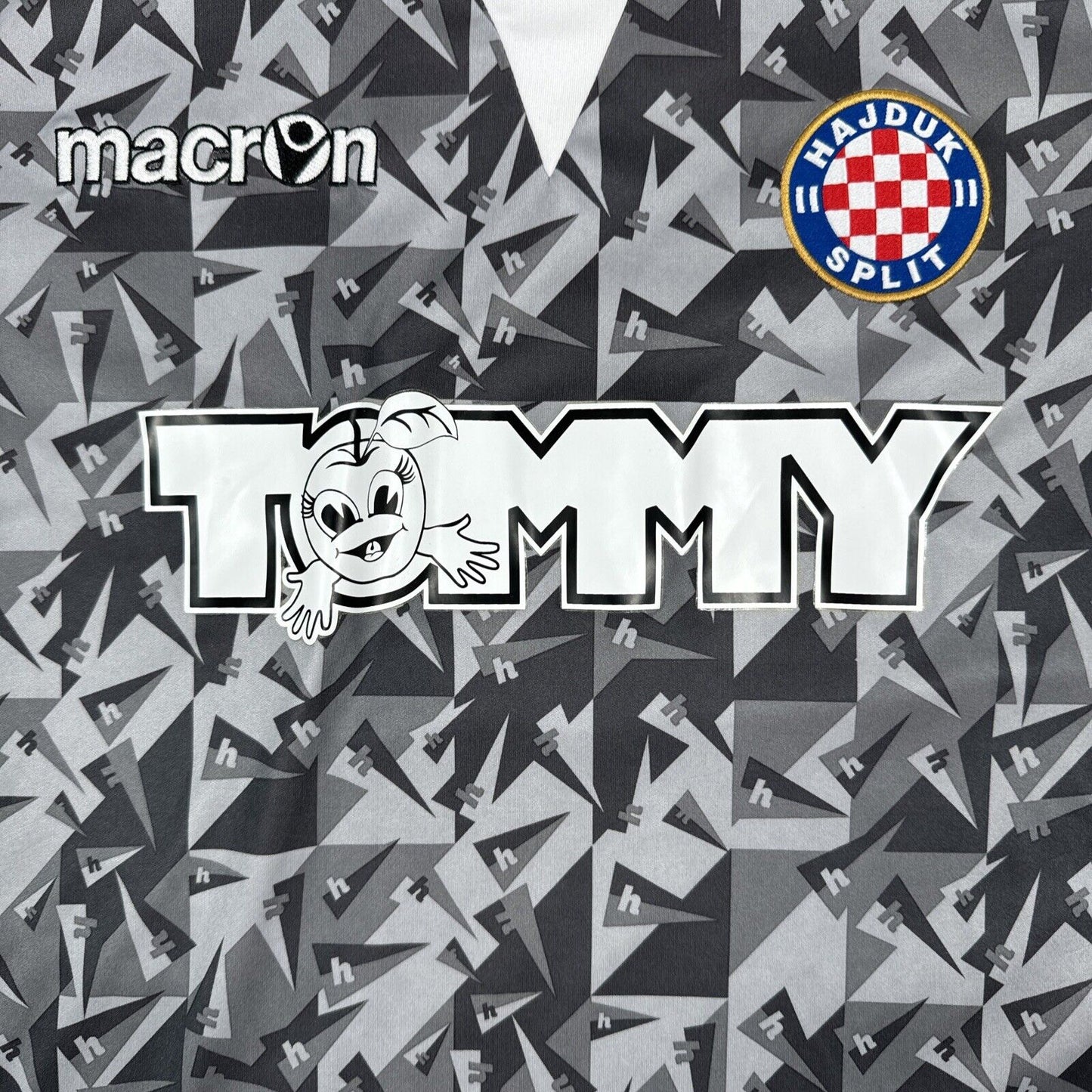 Hajduk Split 2015/2016/2016 Third Football Shirt Men’s Large - Football Shirt Kingdom