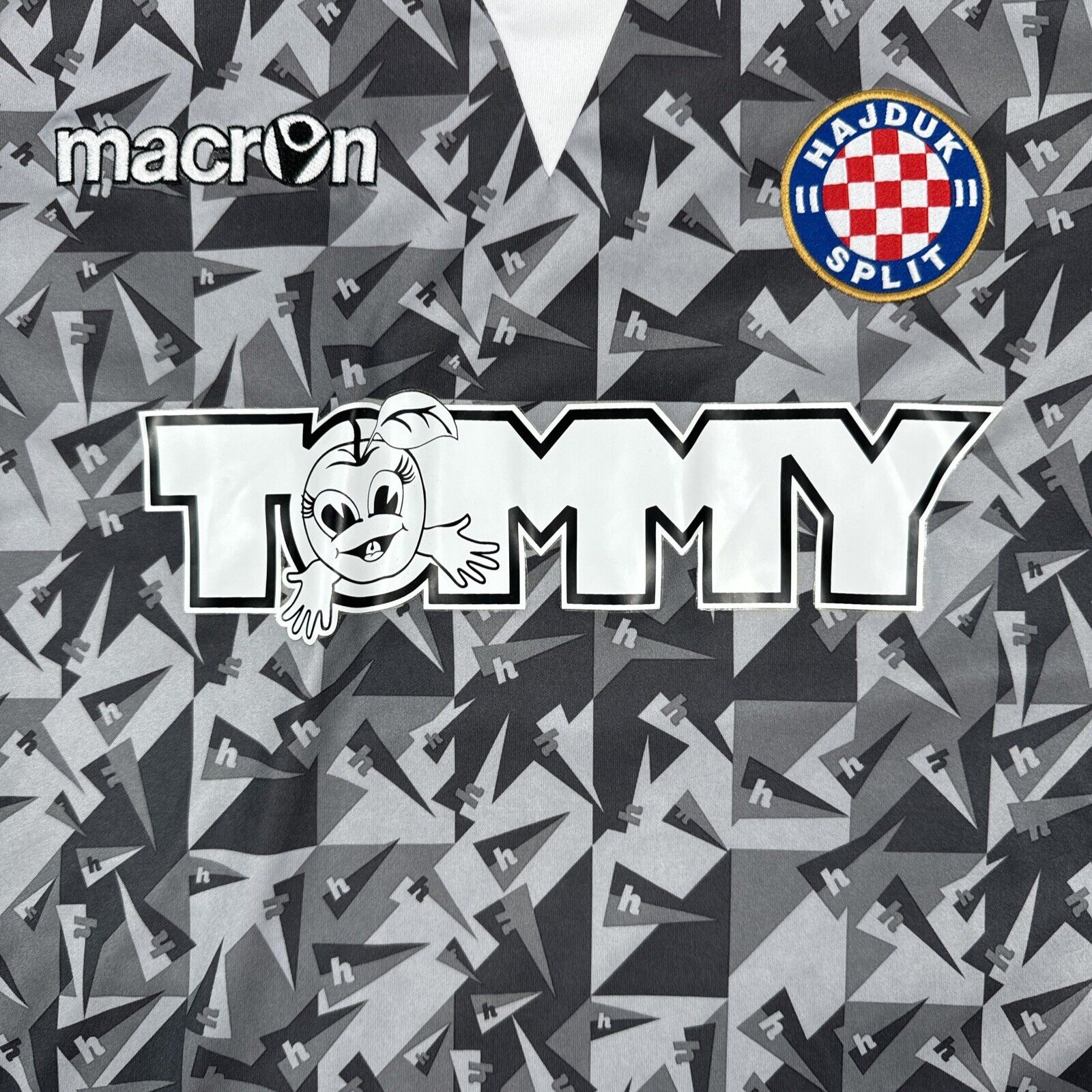 Hajduk Split 2015/2016/2016 Third Football Shirt Men’s Large - Football Shirt Kingdom