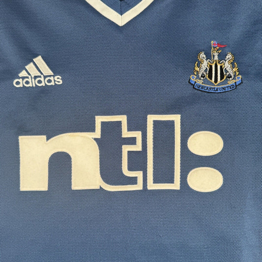 Newcastle United 2001/2002 Away Football Shirt  Small - Football Shirt Kingdom