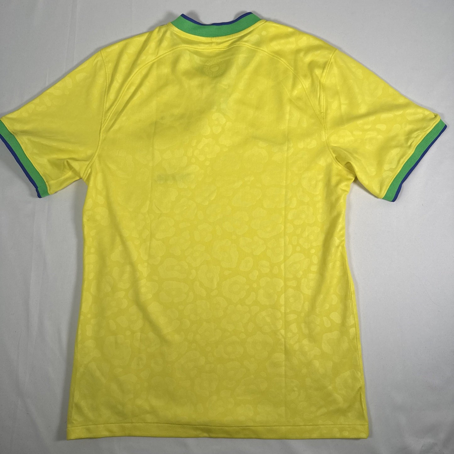 brazil 2022 2023 2024 home football shirt men s small3
