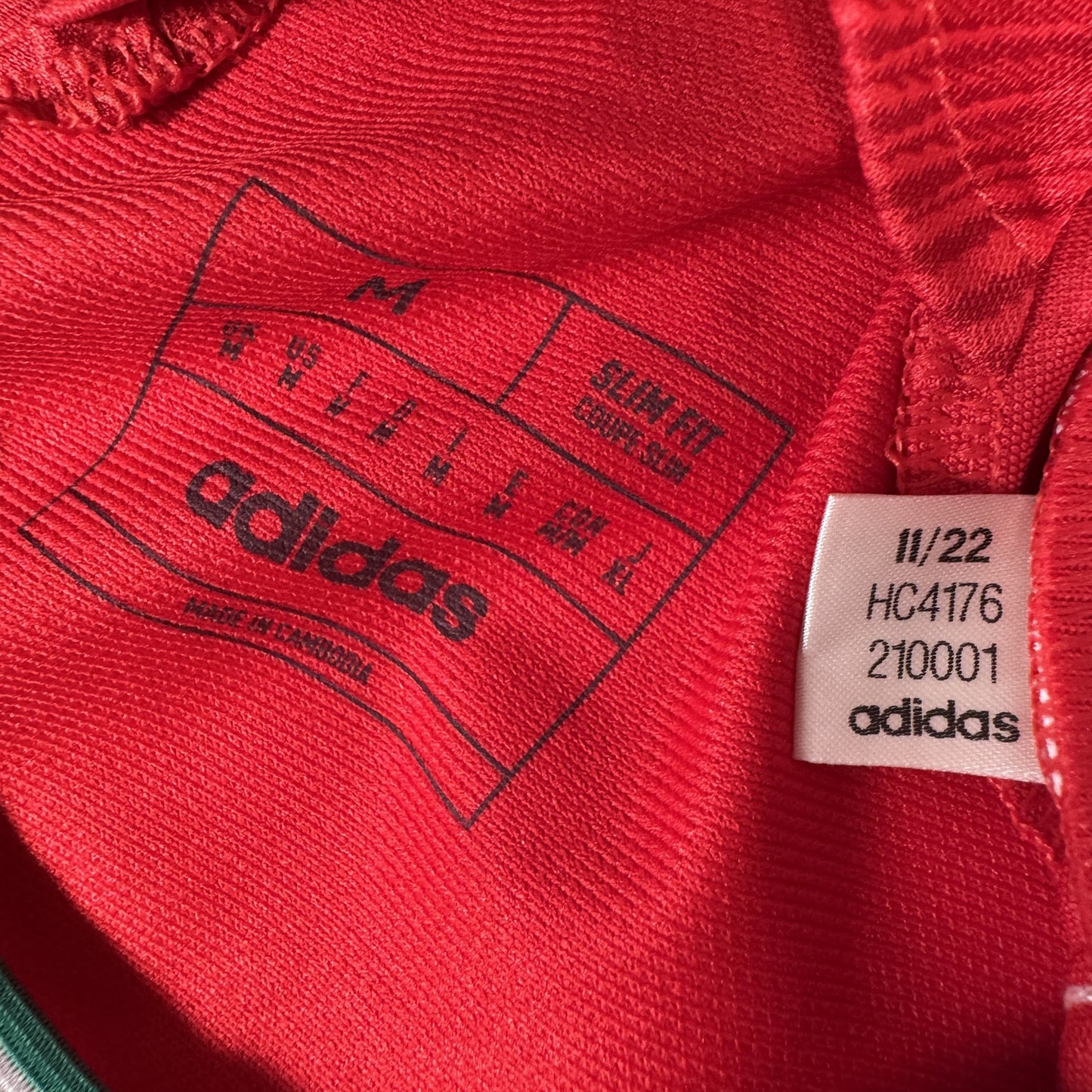 Wales 2022/2023/2024 Home Football Shirt  Medium