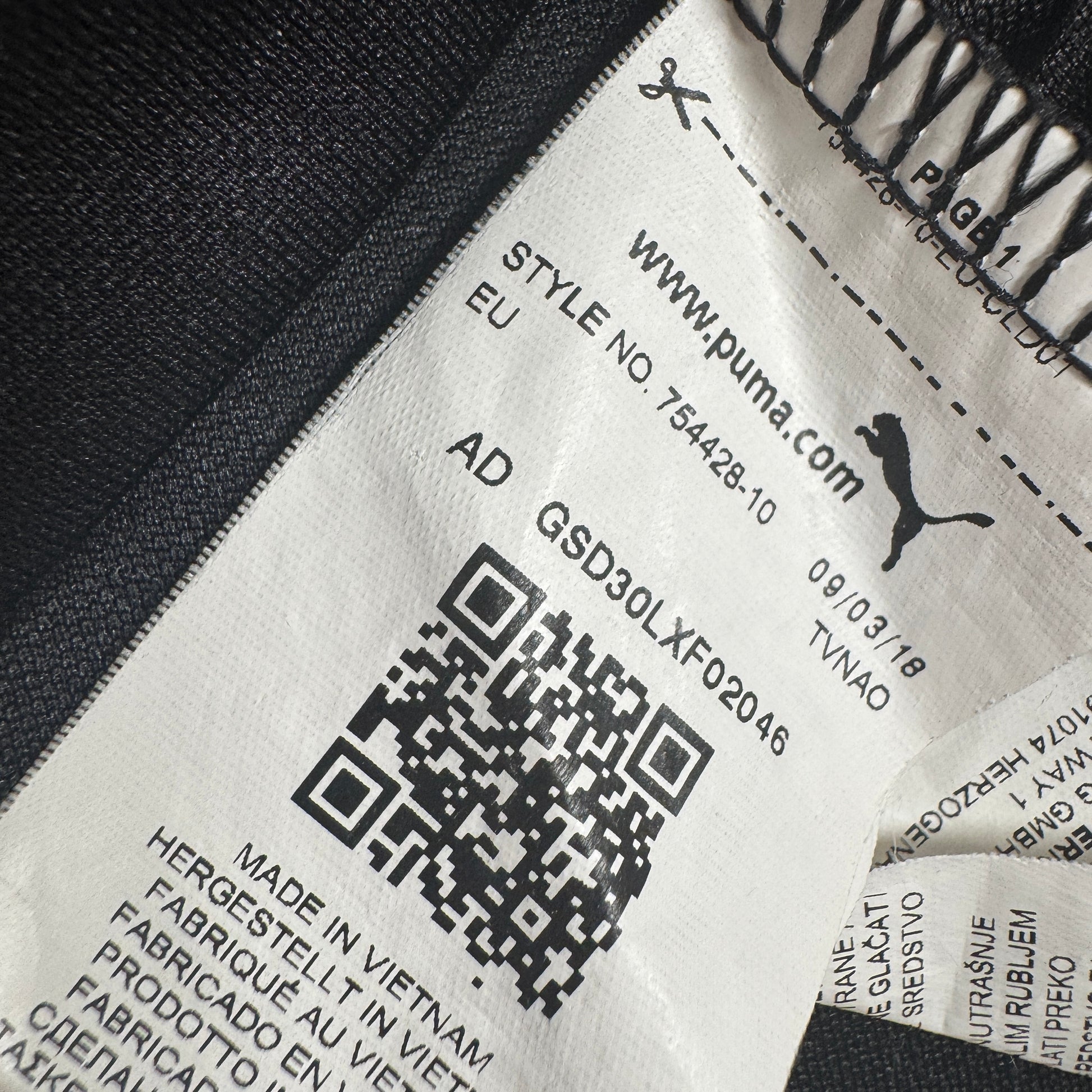 AC Milan 2018/2019 Third Football Shirt Small – Football Shirt Kingdom