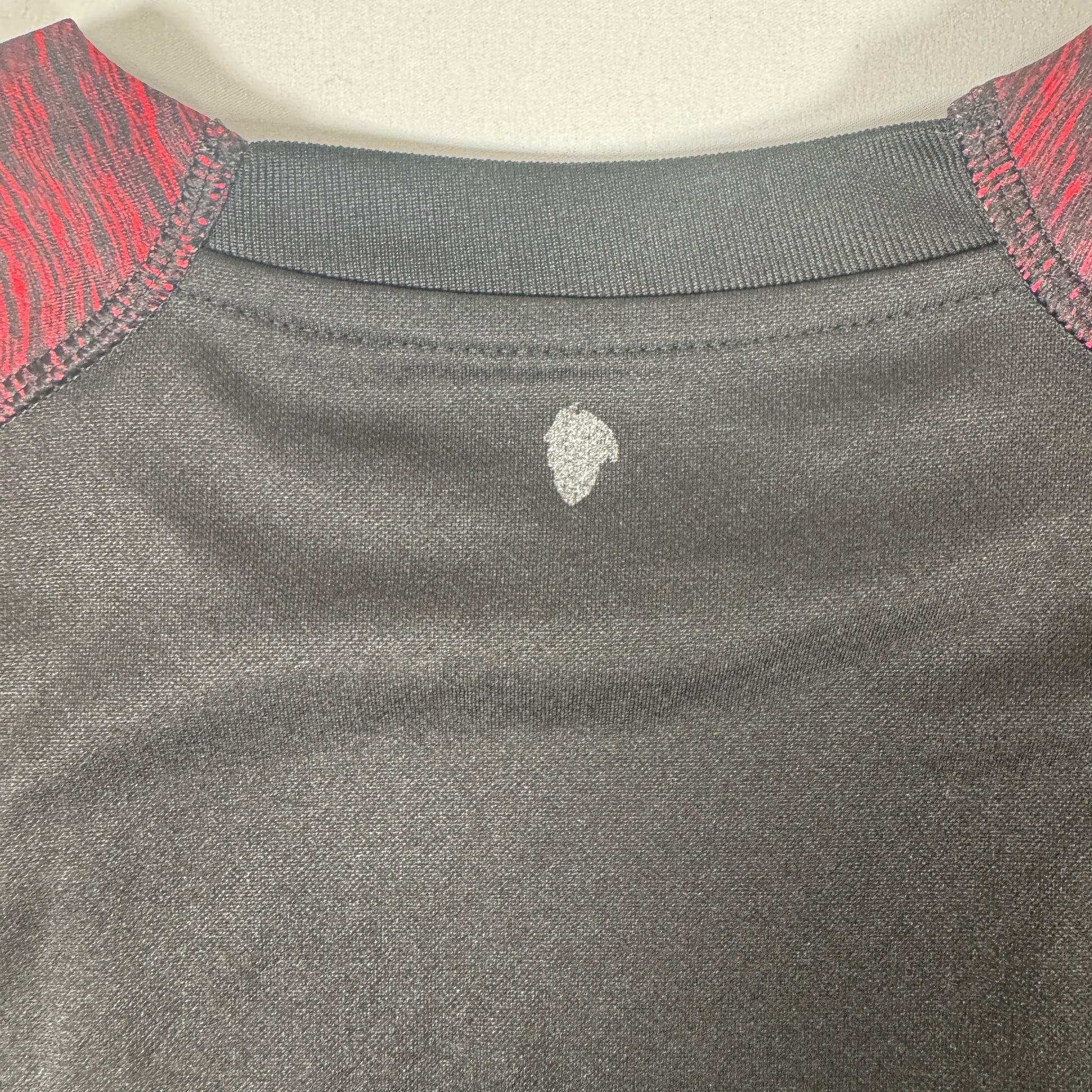 AC Milan 2018/2019 Third Football Shirt Small – Football Shirt Kingdom