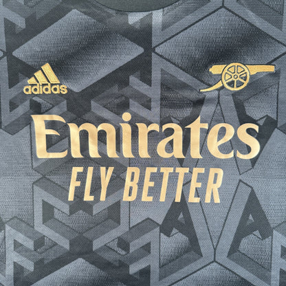 Close-up of Arsenal 2022/2023 away football shirt, size 3XL