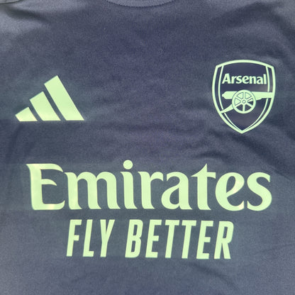 Close-up of Arsenal 2024/2025 training football shirt, size Medium