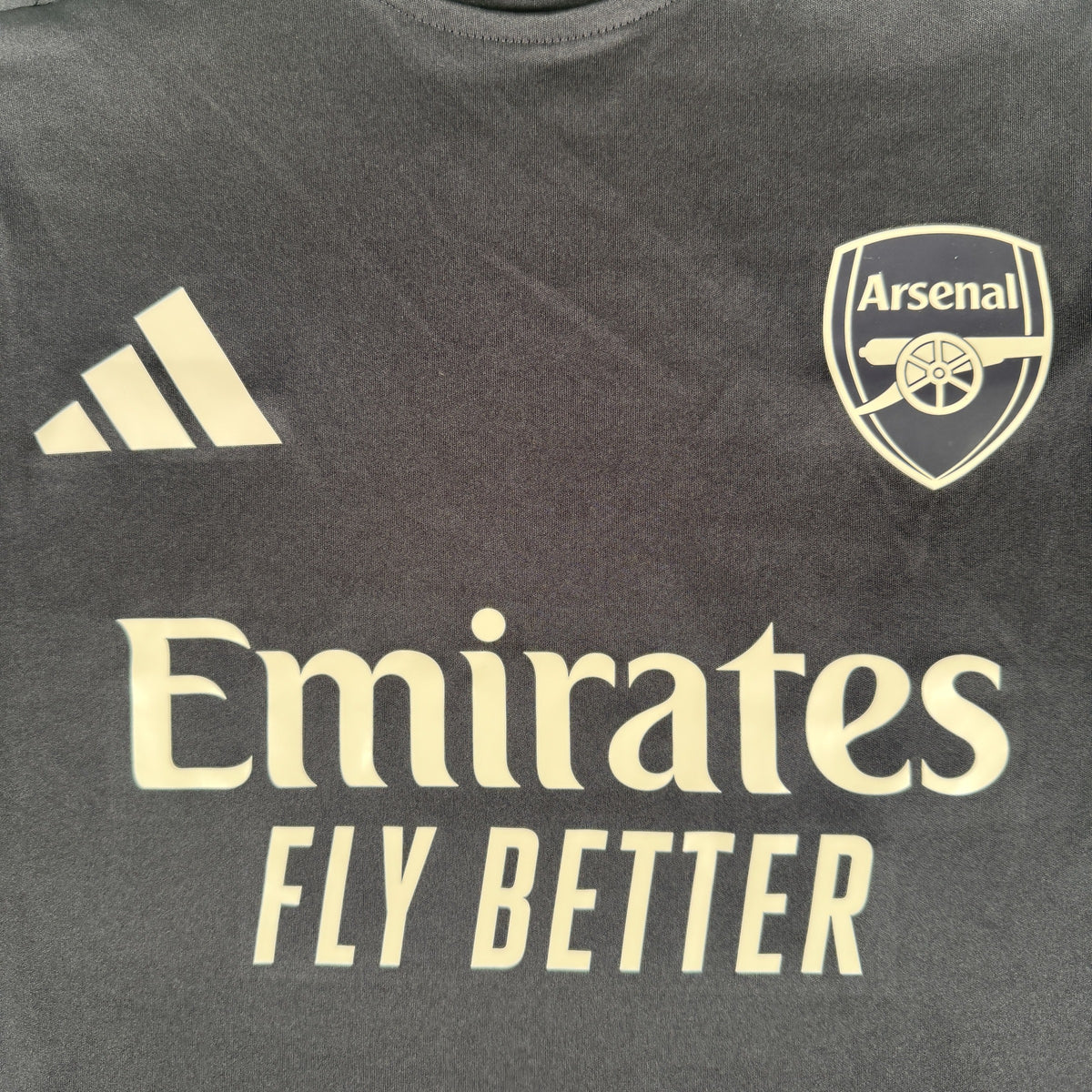 Close-up of Arsenal 2024/2025 training football shirt, size XL