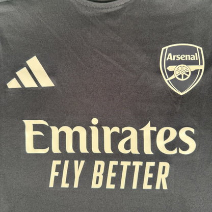 Close-up of Arsenal 2024/2025 training football shirt, size XL