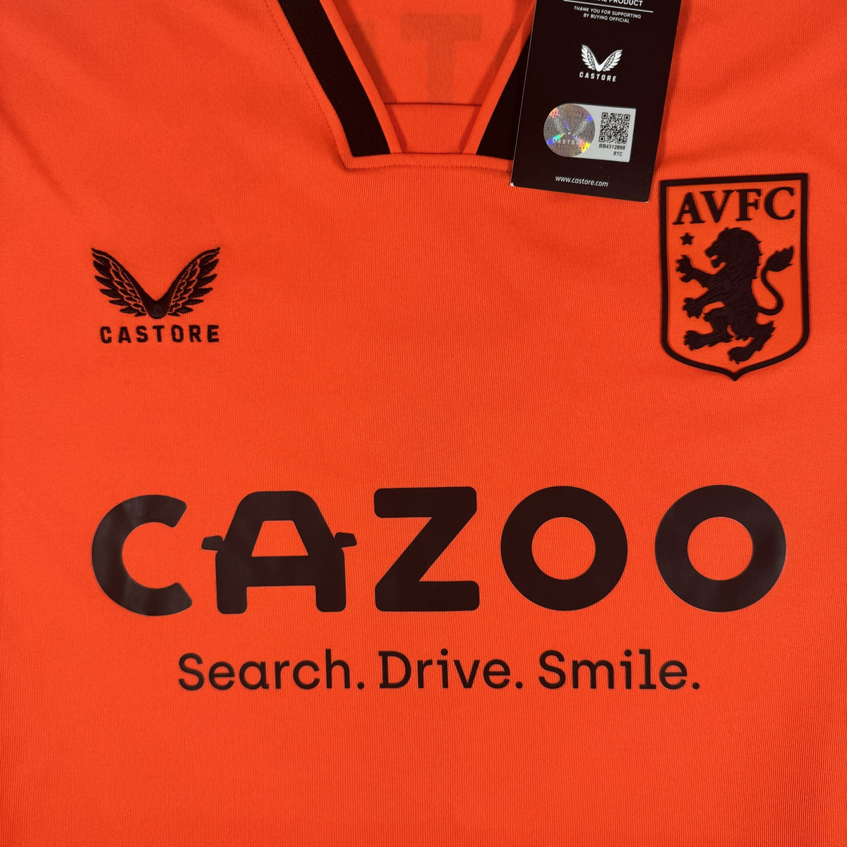 Size label inside Aston Villa 2022/2023 goalkeeper football shirt, size 3XL