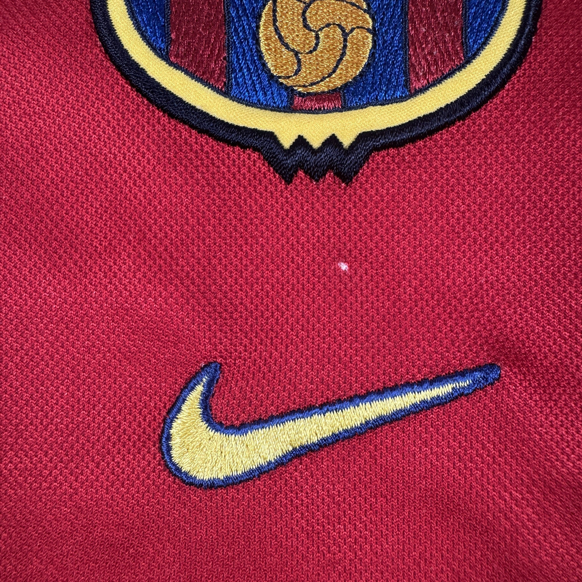 Barcelona 1998/1999 home football shirt, size Medium