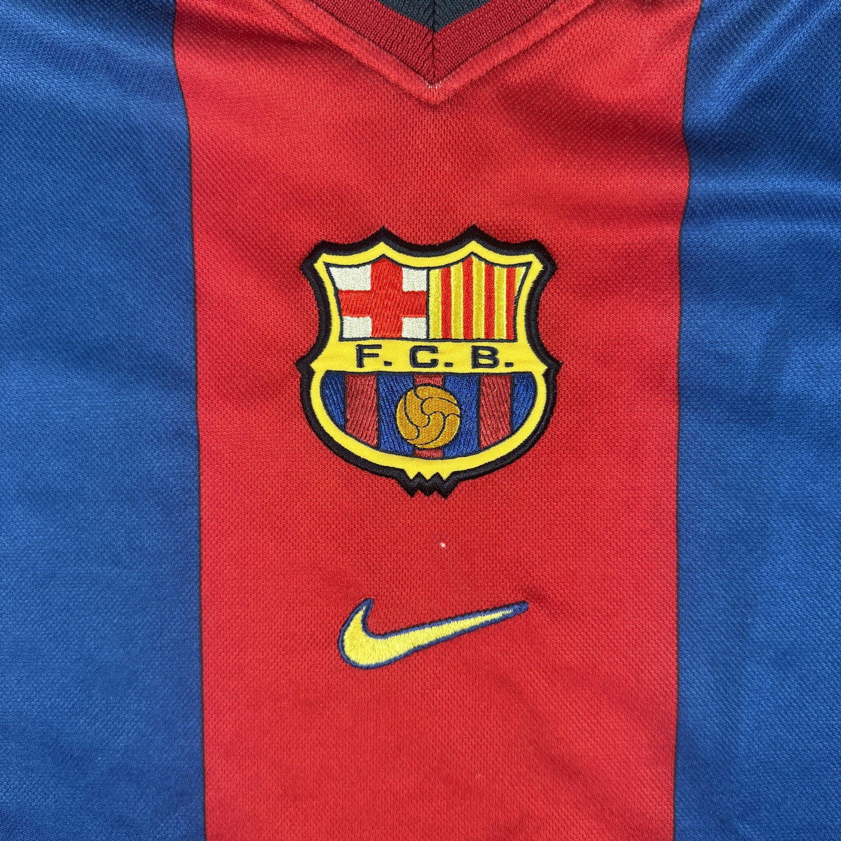 Close-up of Barcelona 1998/1999 home football shirt, size Medium