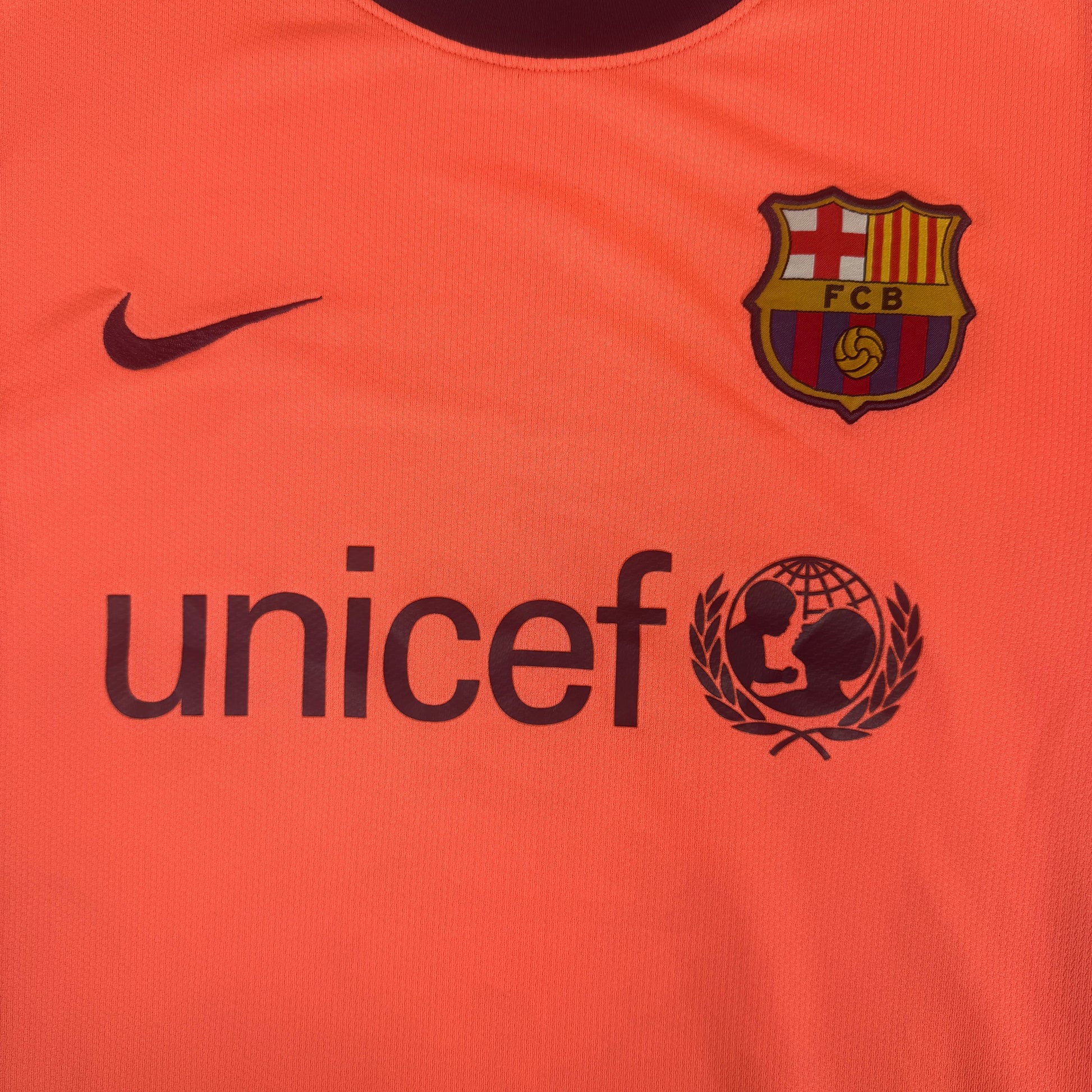 Barcelona 2009/2010/2011 Away Football Shirt Large – Football Shirt Kingdom