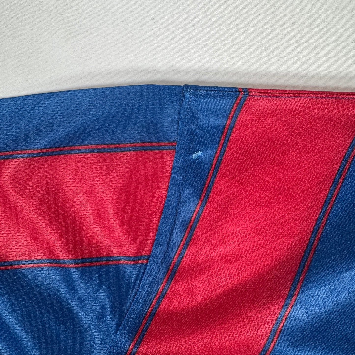 Barcelona 2009/2010 Home Basic Football Shirt Large – Football Shirt Kingdom