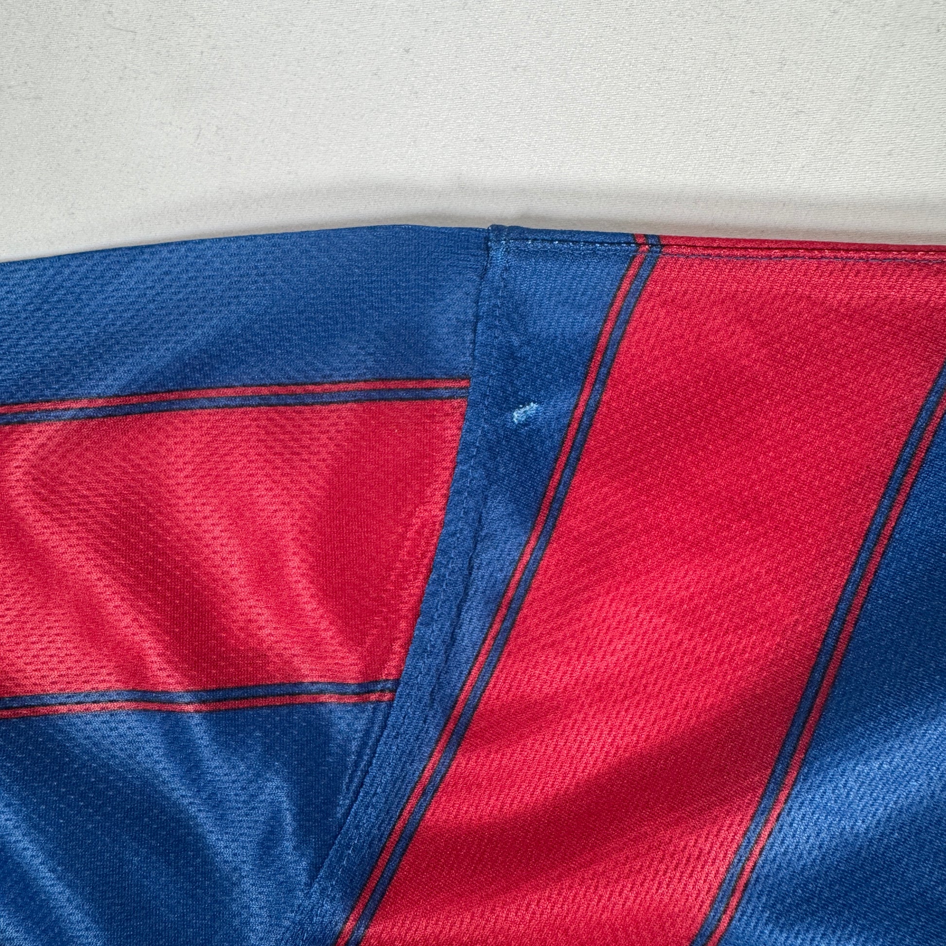 Barcelona 2009/2010 Home Basic Football Shirt Large – Football Shirt Kingdom