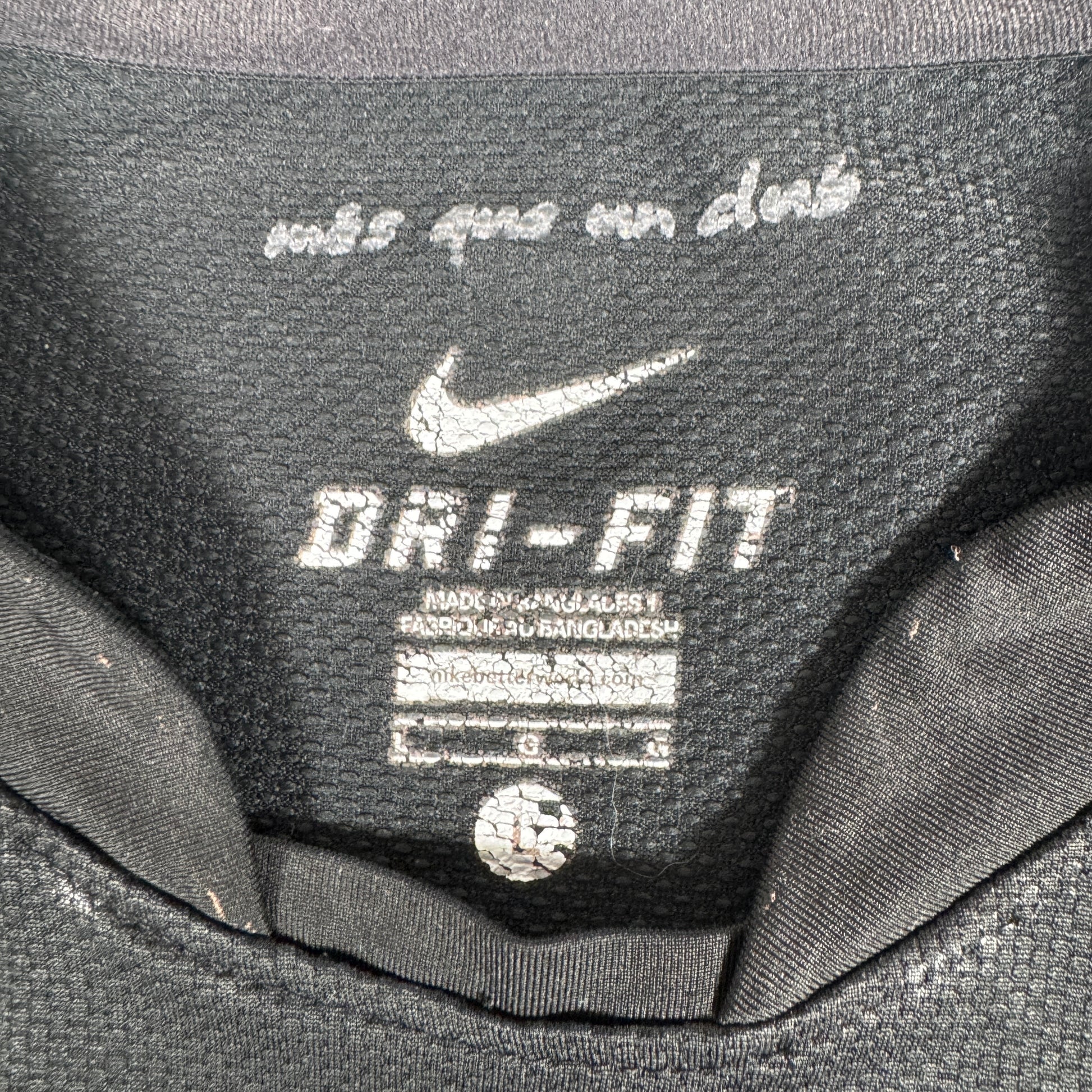 Barcelona 2011/2012 Away Football Shirt Large – Football Shirt Kingdom