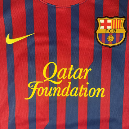 Size label inside Barcelona 2011/2012 home football shirt, size Large