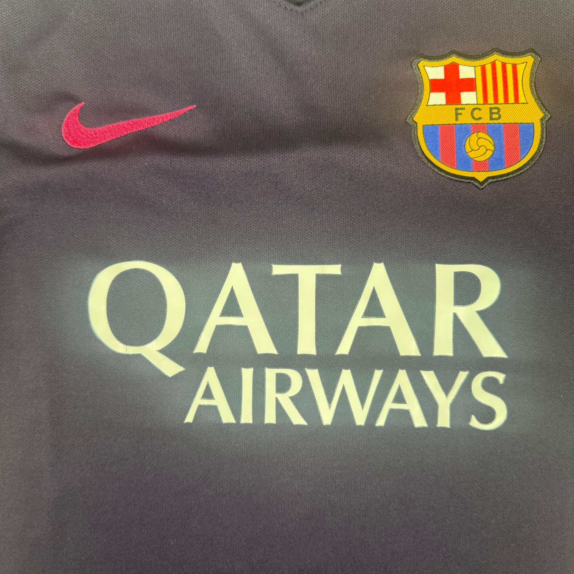 Barcelona 2016/2017 Away Football Shirt Small – Football Shirt Kingdom