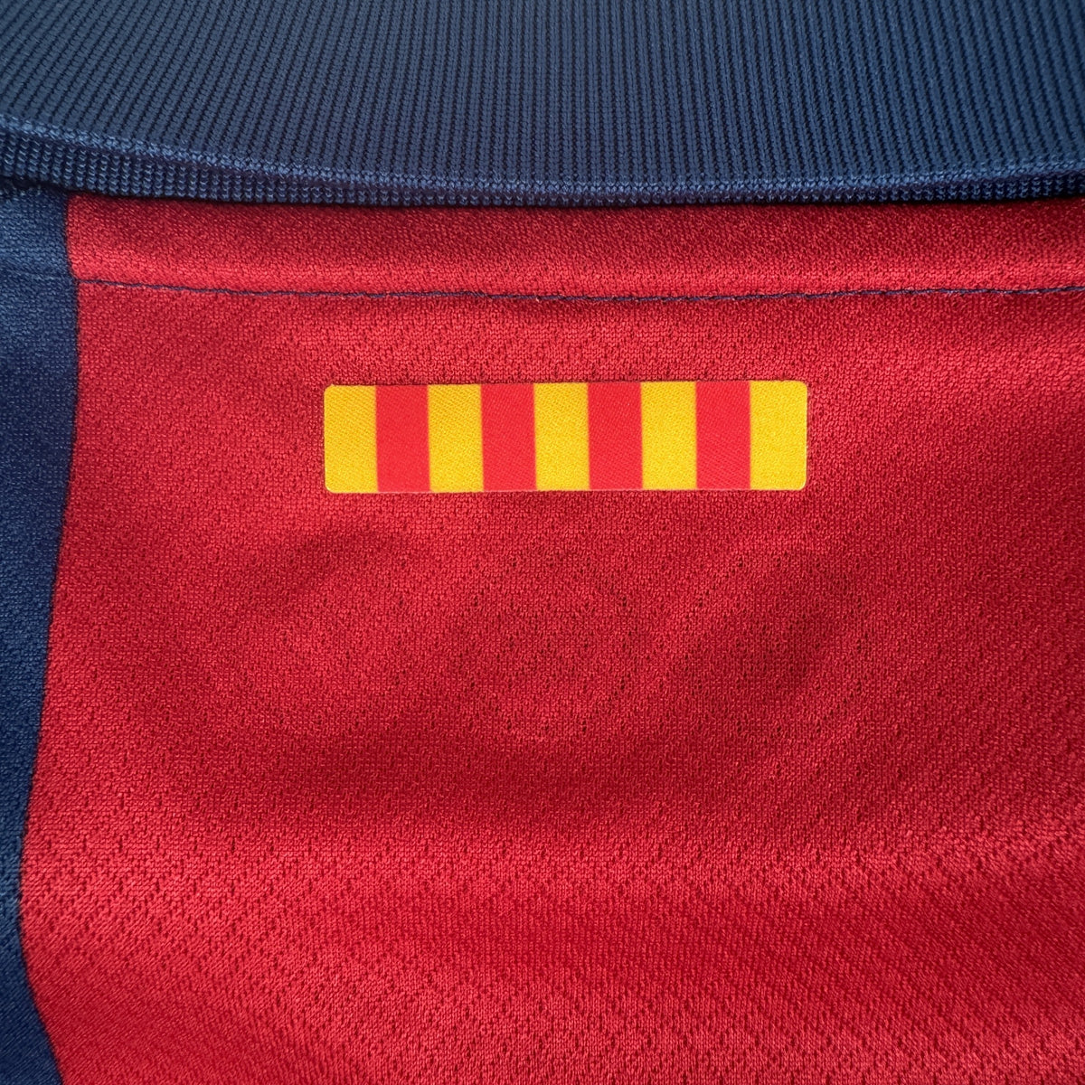 Barcelona 2025/2026 fourth football shirt, size Medium