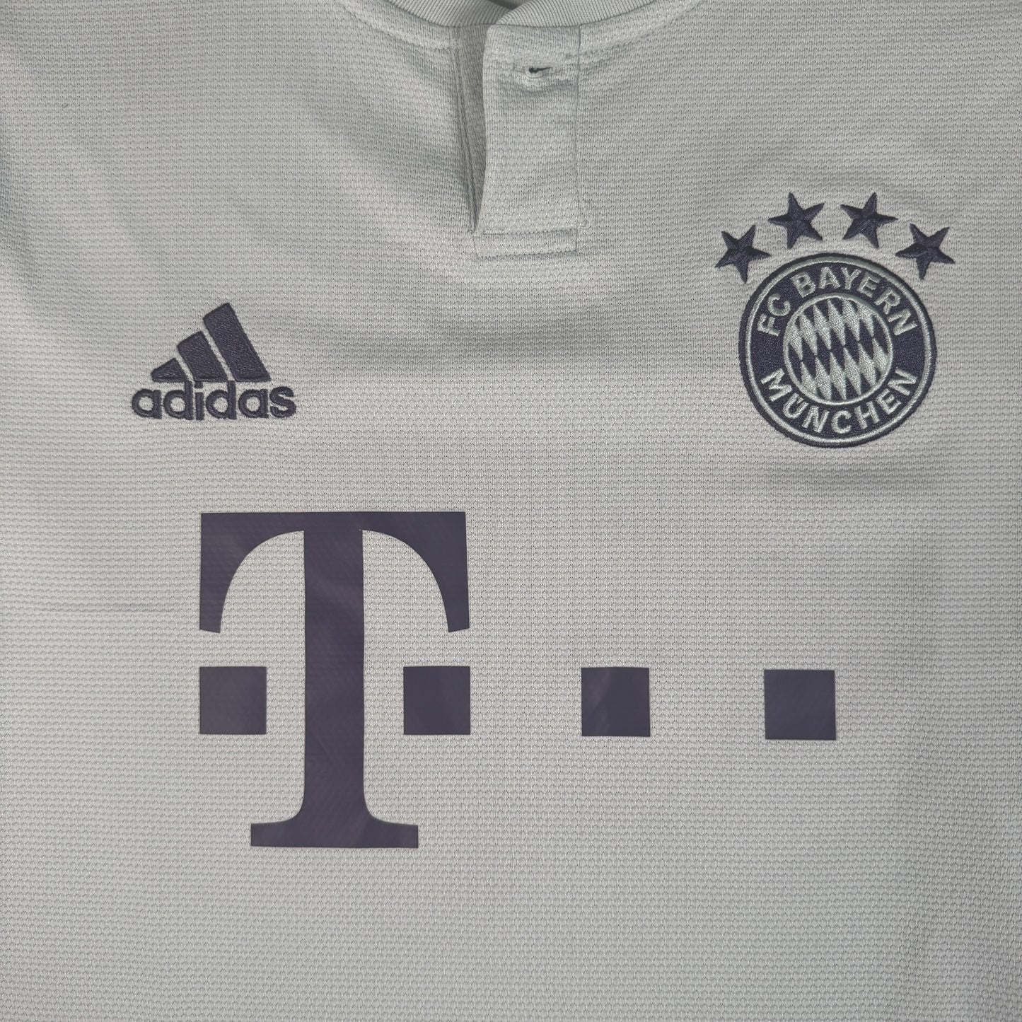 Bayern Munich 2018/2019 Away Football Shirt Medium