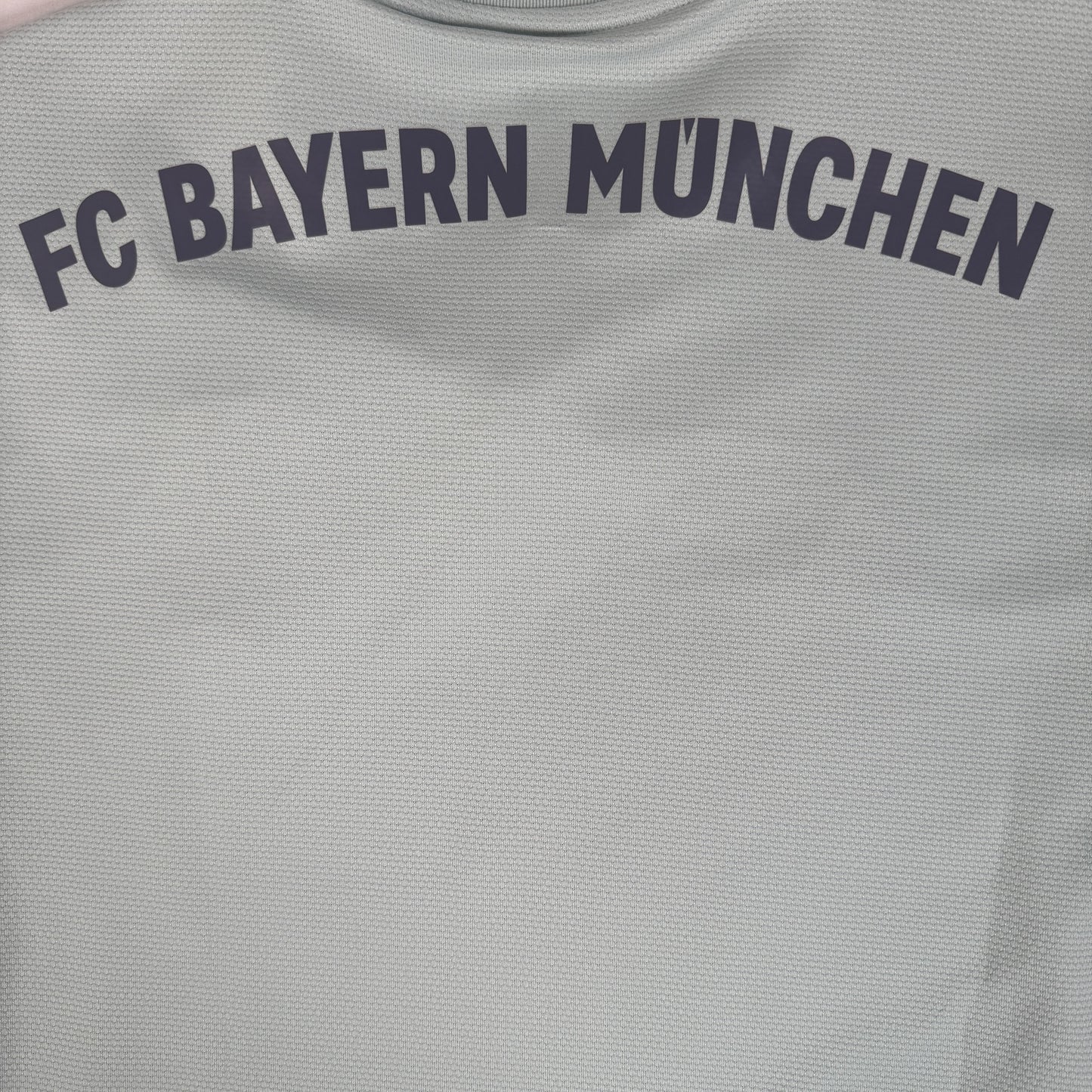 Bayern Munich 2018/2019 Away Football Shirt Medium