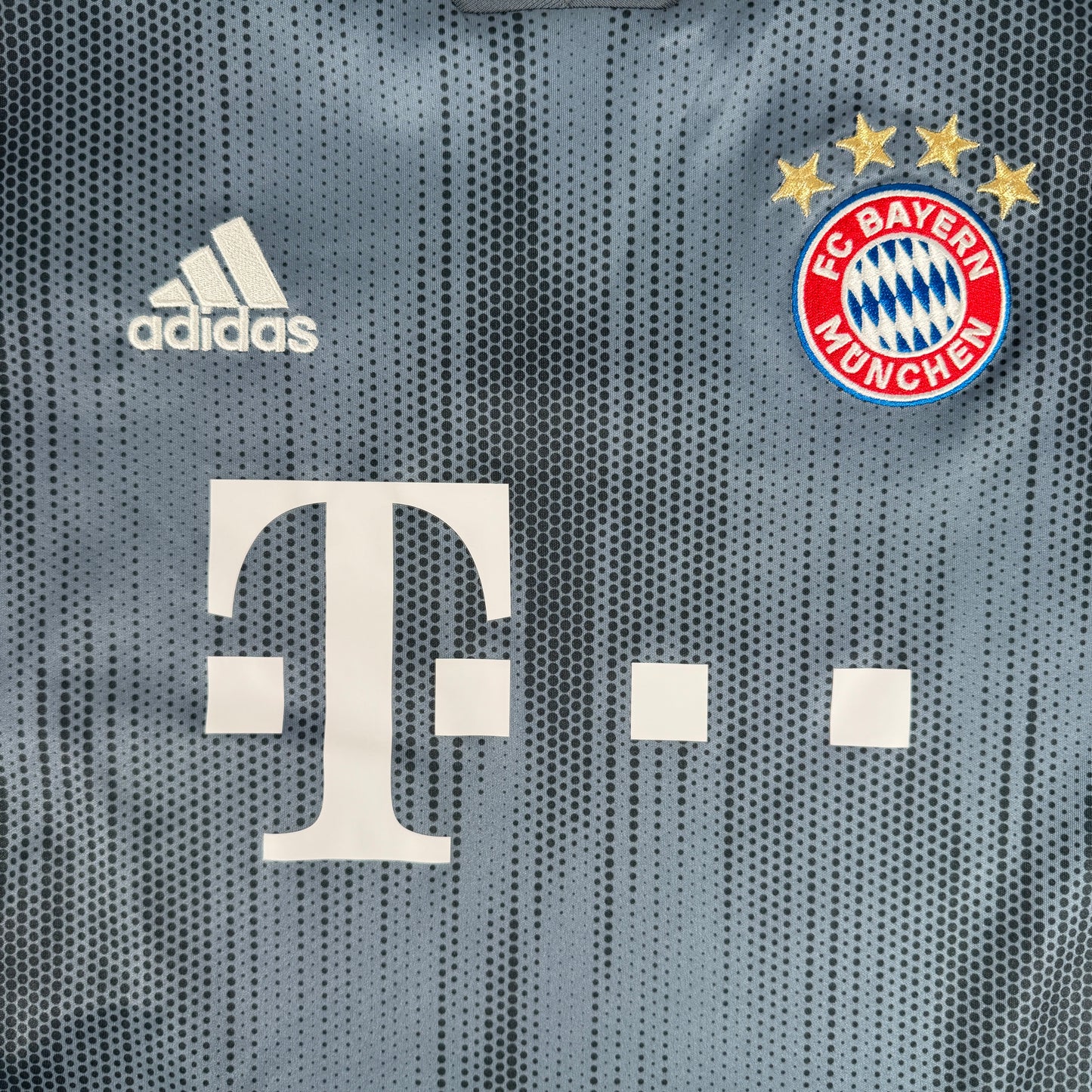 Bayern Munich 2018/2019 Third Football Shirt Medium – Football Shirt Kingdom