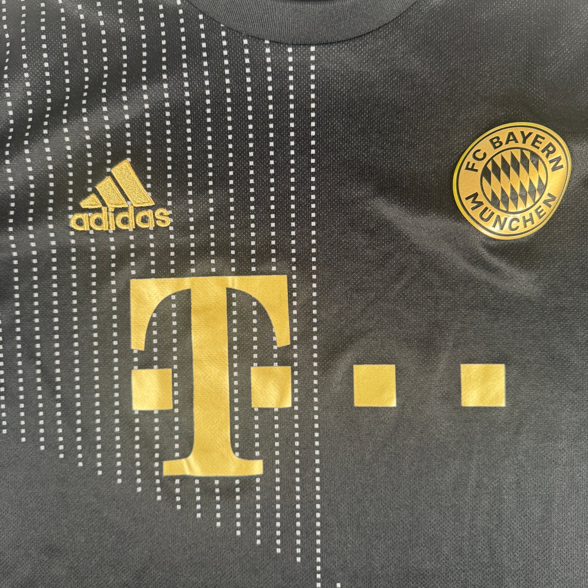 Bayern Munich 2021/2022 Away Football Shirt Large – Football Shirt Kingdom