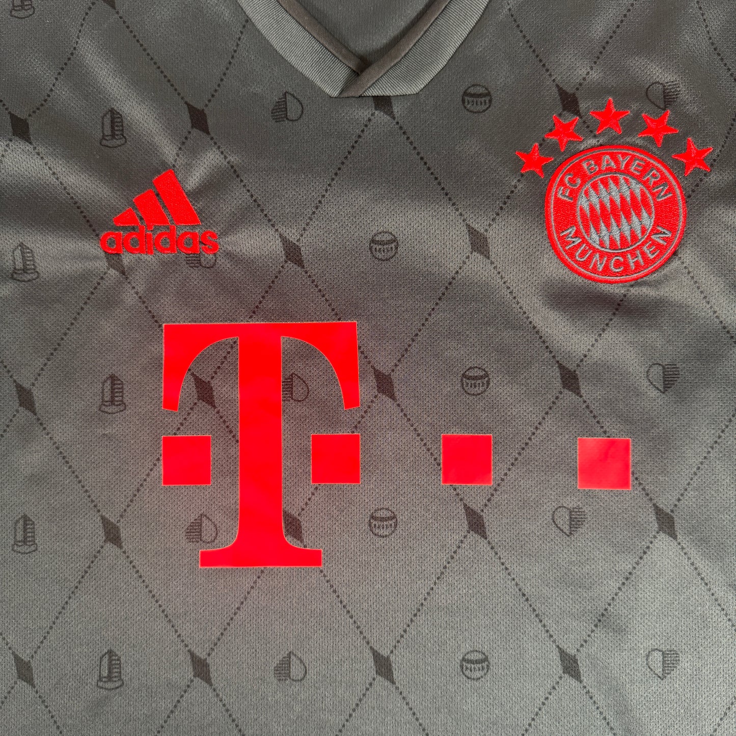 Bayern Munich 2022/2023 Third Football Shirt Medium – Football Shirt Kingdom