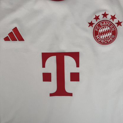 Bayern Munich 2023/2024 Home Football Shirt Women's 3XL — front close-up
