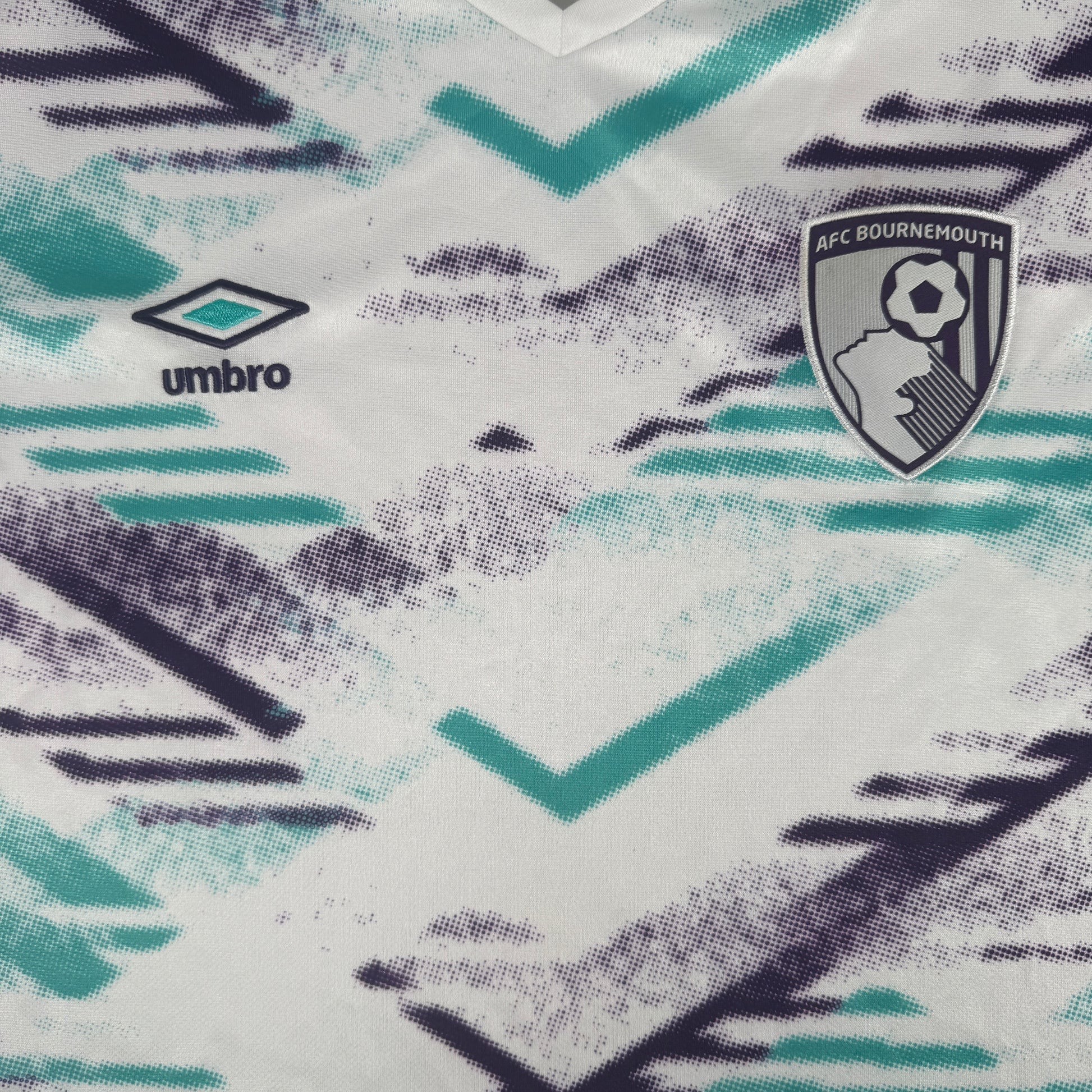 AFC Bournemouth 2024/2025 Away Football Shirt Large – Football Shirt Kingdom