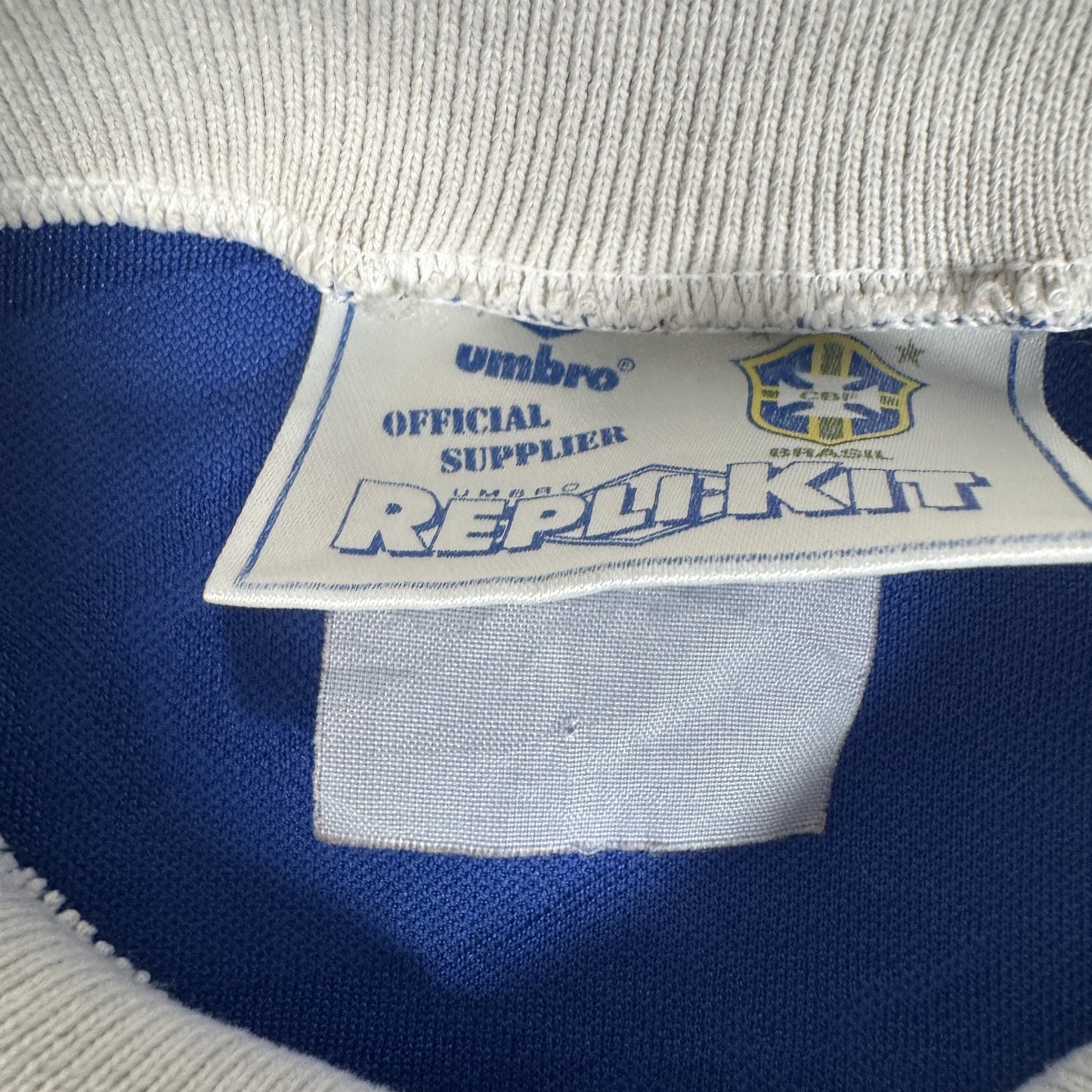 Brazil 1991/1992/1993 Away Football Shirt Large