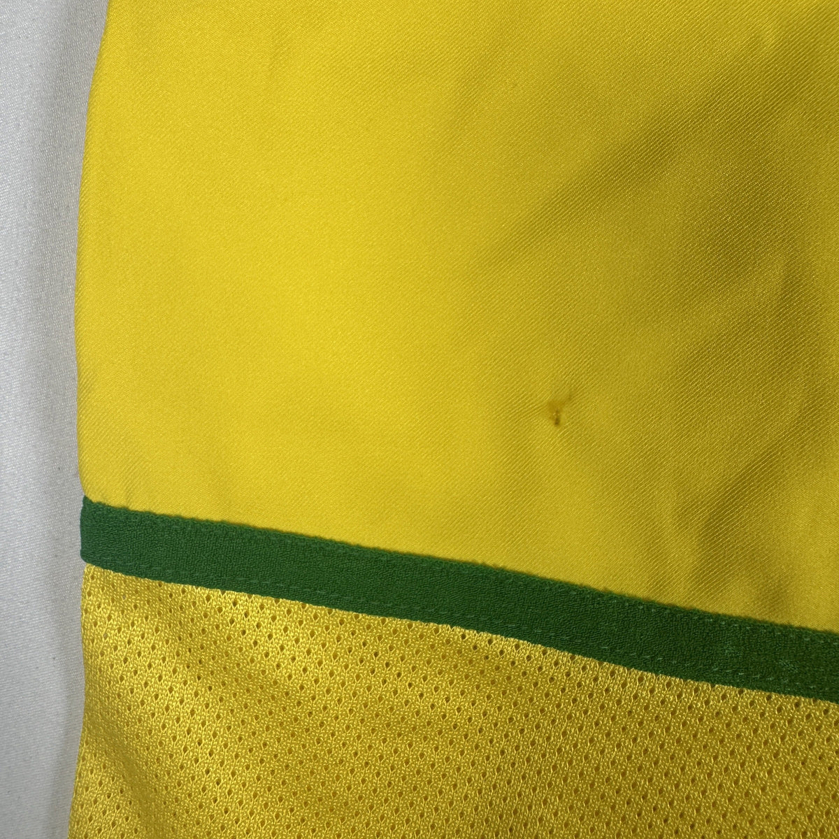 Brazil 2002/2003/2004 Home Football Shirt Medium