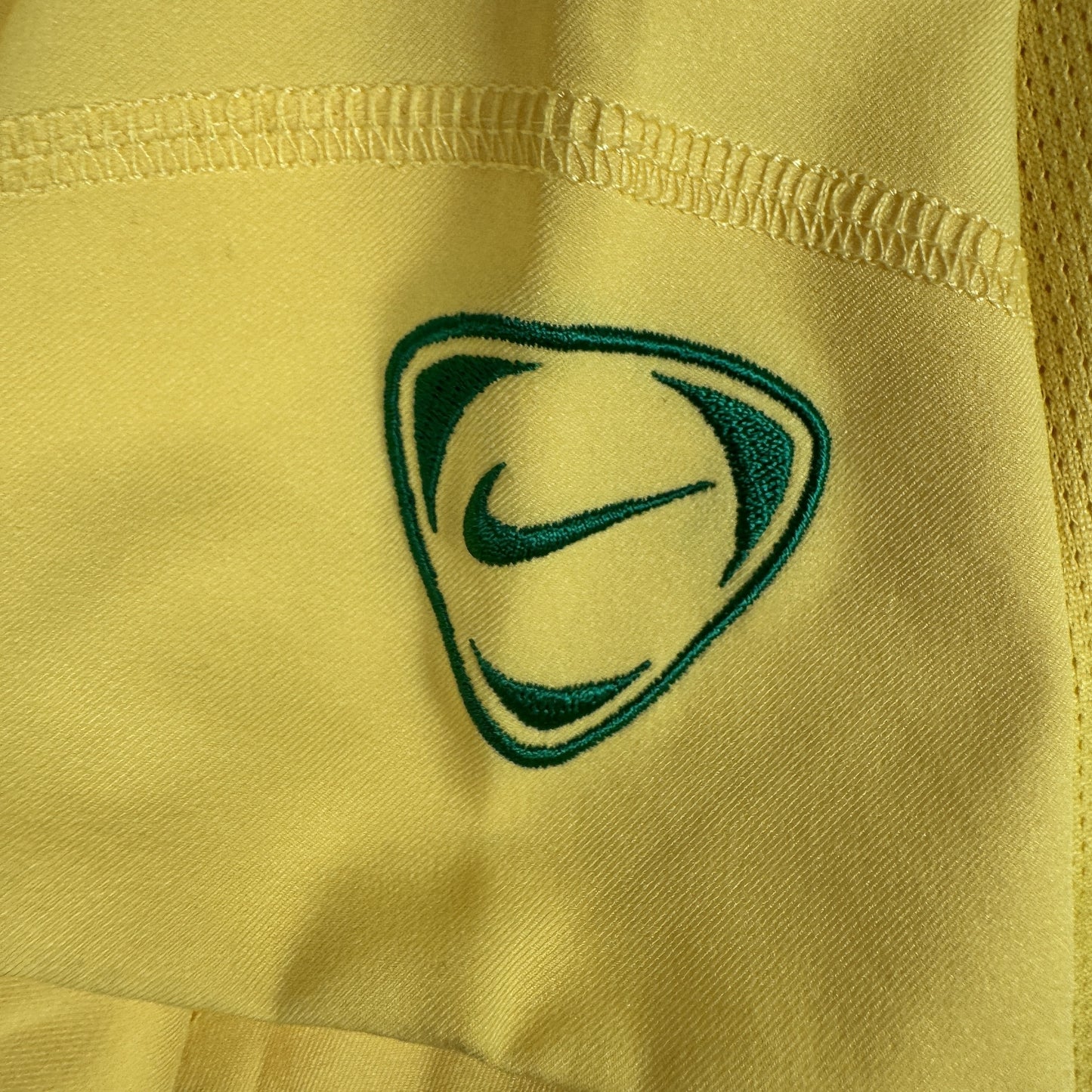 Brazil 2004/2005/2006 Training Football Shirt Large BNWT