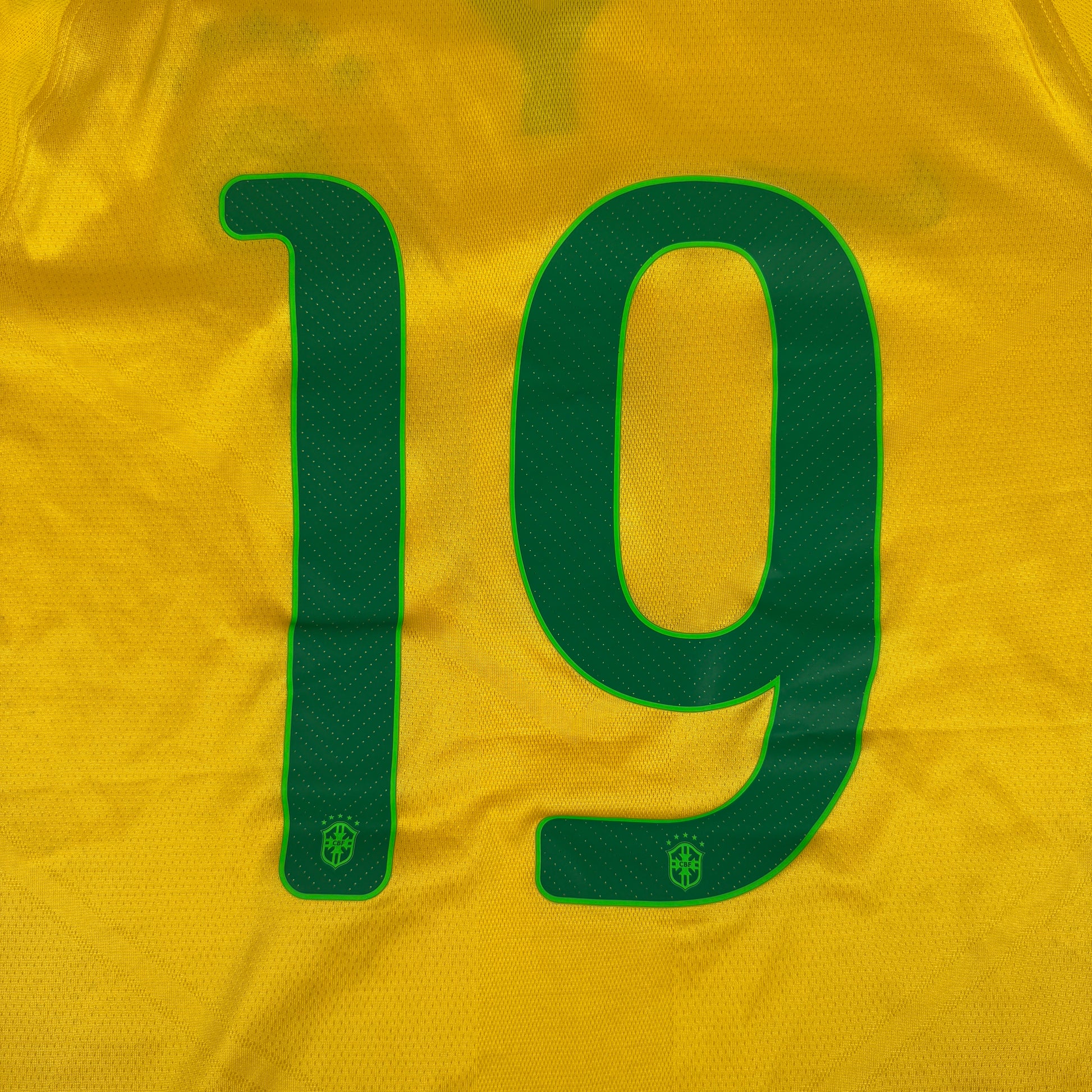 19 Brazil 2014/2015 Home Player Spec Football Shirt Large – Football Shirt Kingdom