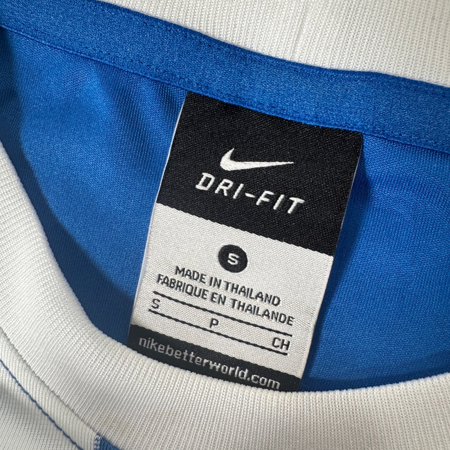 Brighton & Hove Albion 2014/2015/2016 Home Long Sleeve Football Shirt Small – Football Shirt Kingdom