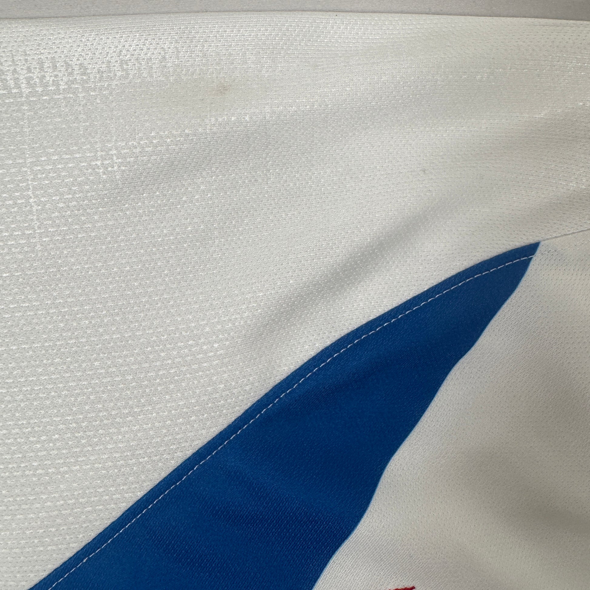 Brighton & Hove Albion 2018/2019 Home Football Shirt Medium – Football Shirt Kingdom